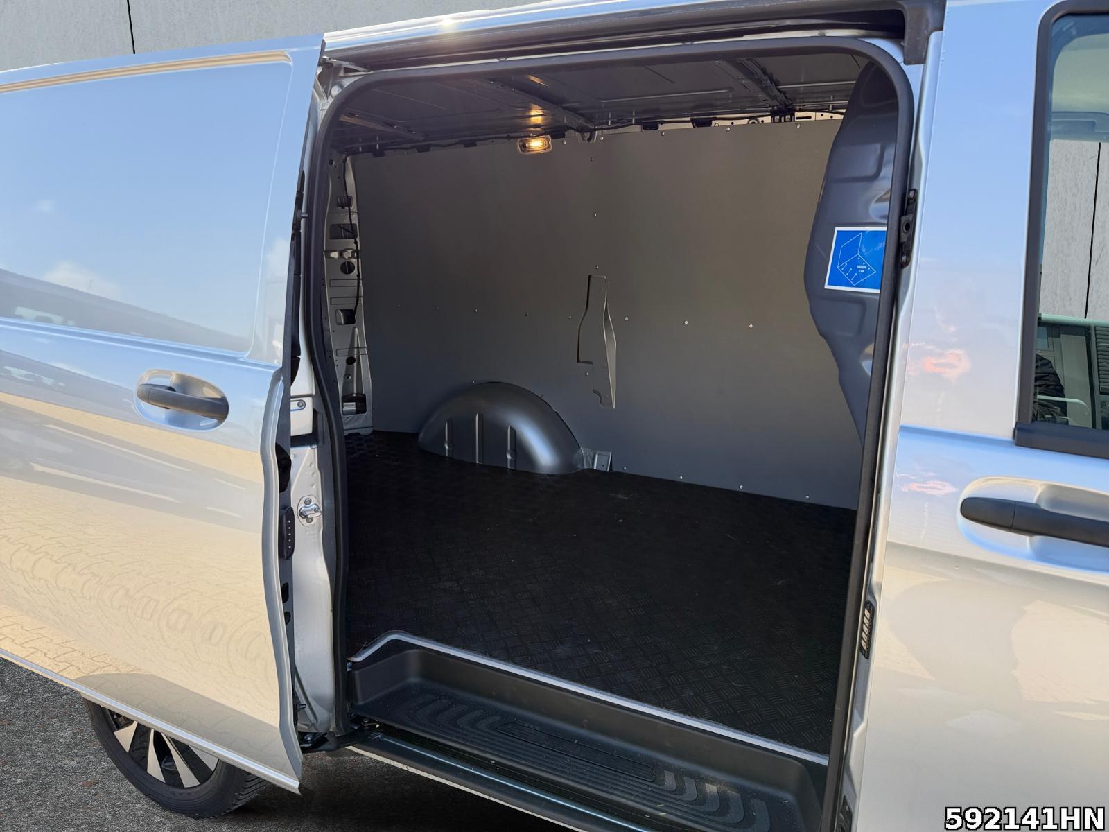Fahrzeugabbildung Mercedes-Benz Vito 114 L SELECT *MULTIBEAM*AHK*LEDER*9G-TRONIC
