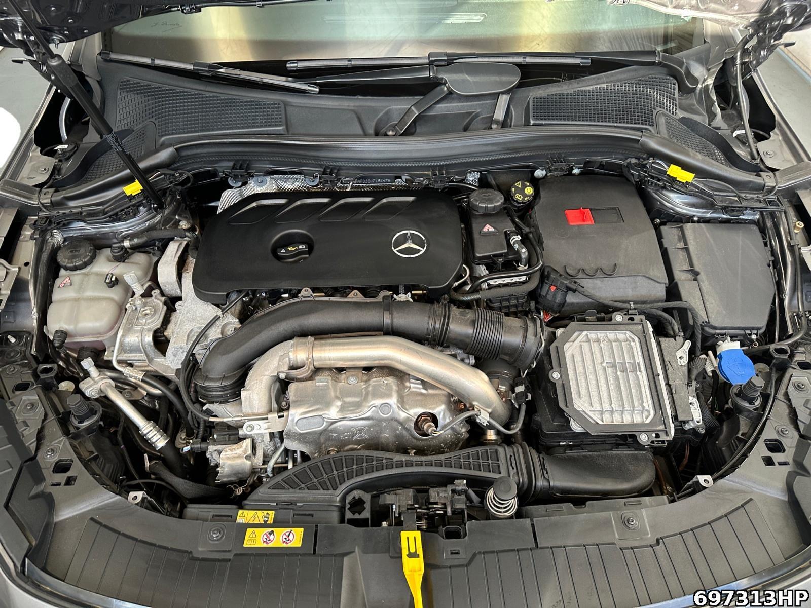 Fahrzeugabbildung Mercedes-Benz GLA 220 4M Progressive Offroad AHK Lenkradhzg