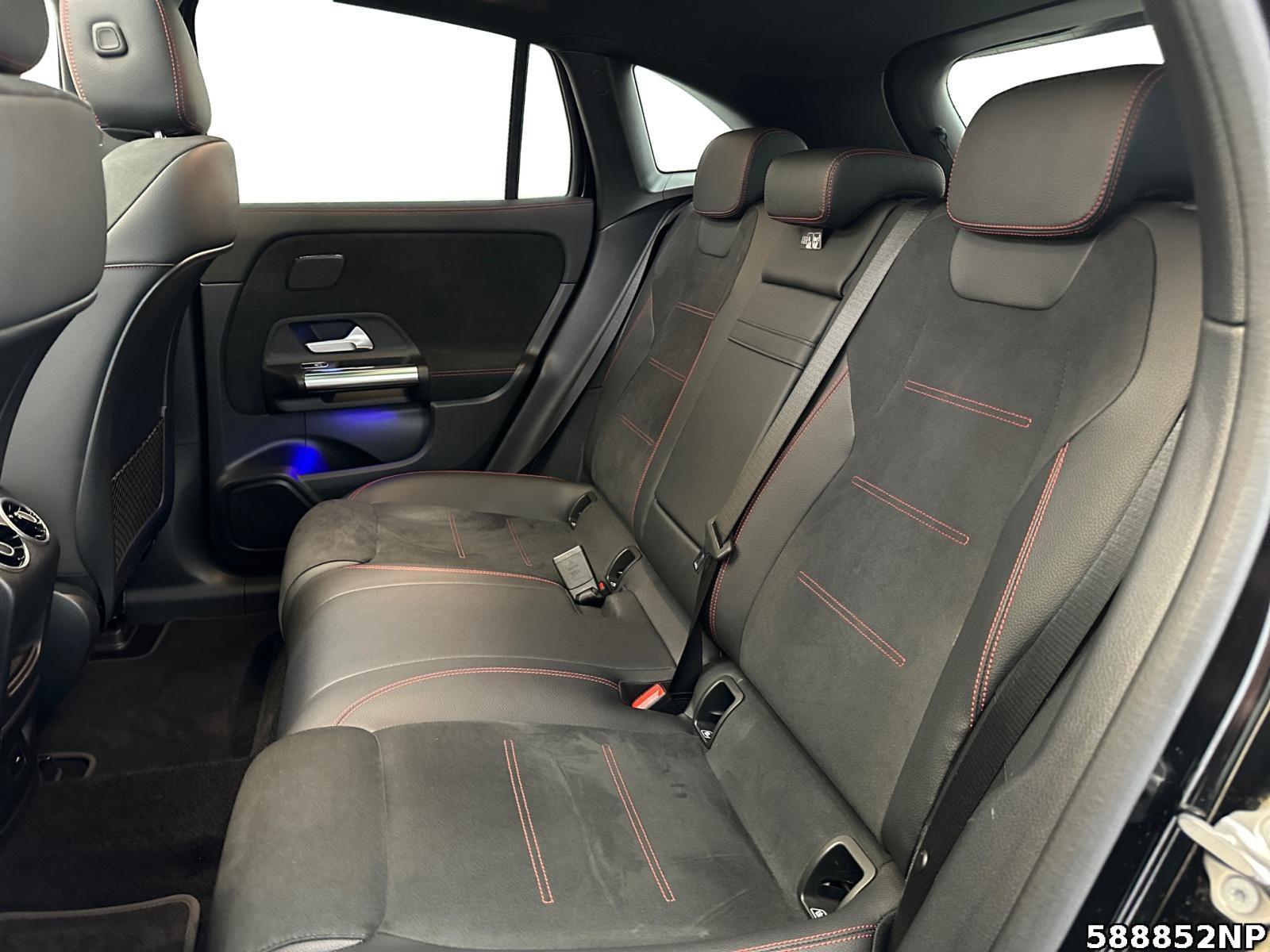 Fahrzeugabbildung Mercedes-Benz EQA 4M AMG *Night Pano AHK HUD 360° Ambiente