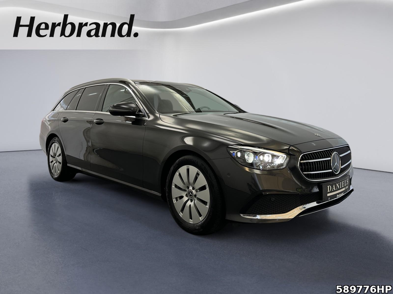 Fahrzeugabbildung Mercedes-Benz E 220 dT Avantgarde Distronic Carplay Widescreen