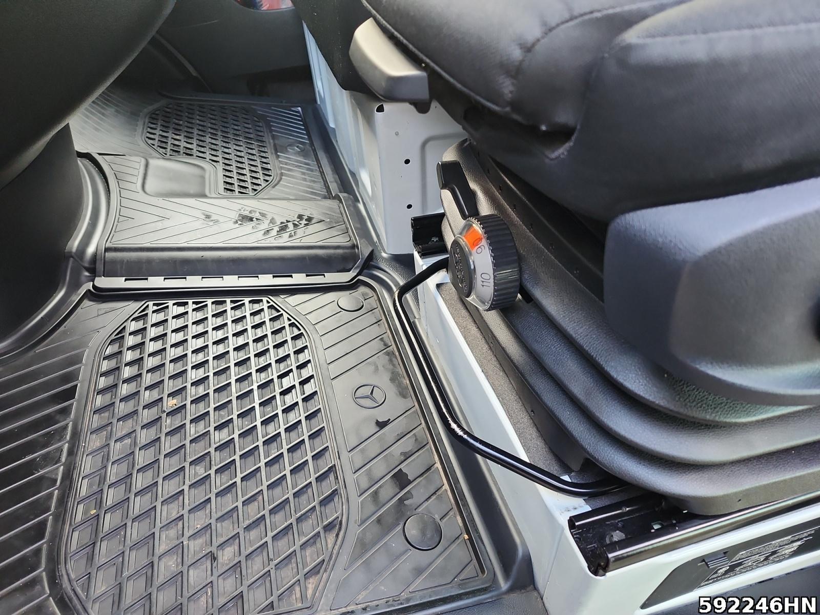 Fahrzeugabbildung Mercedes-Benz Sprinter 317 CDI Kasten*Maxi*MBUX*360Kamera*