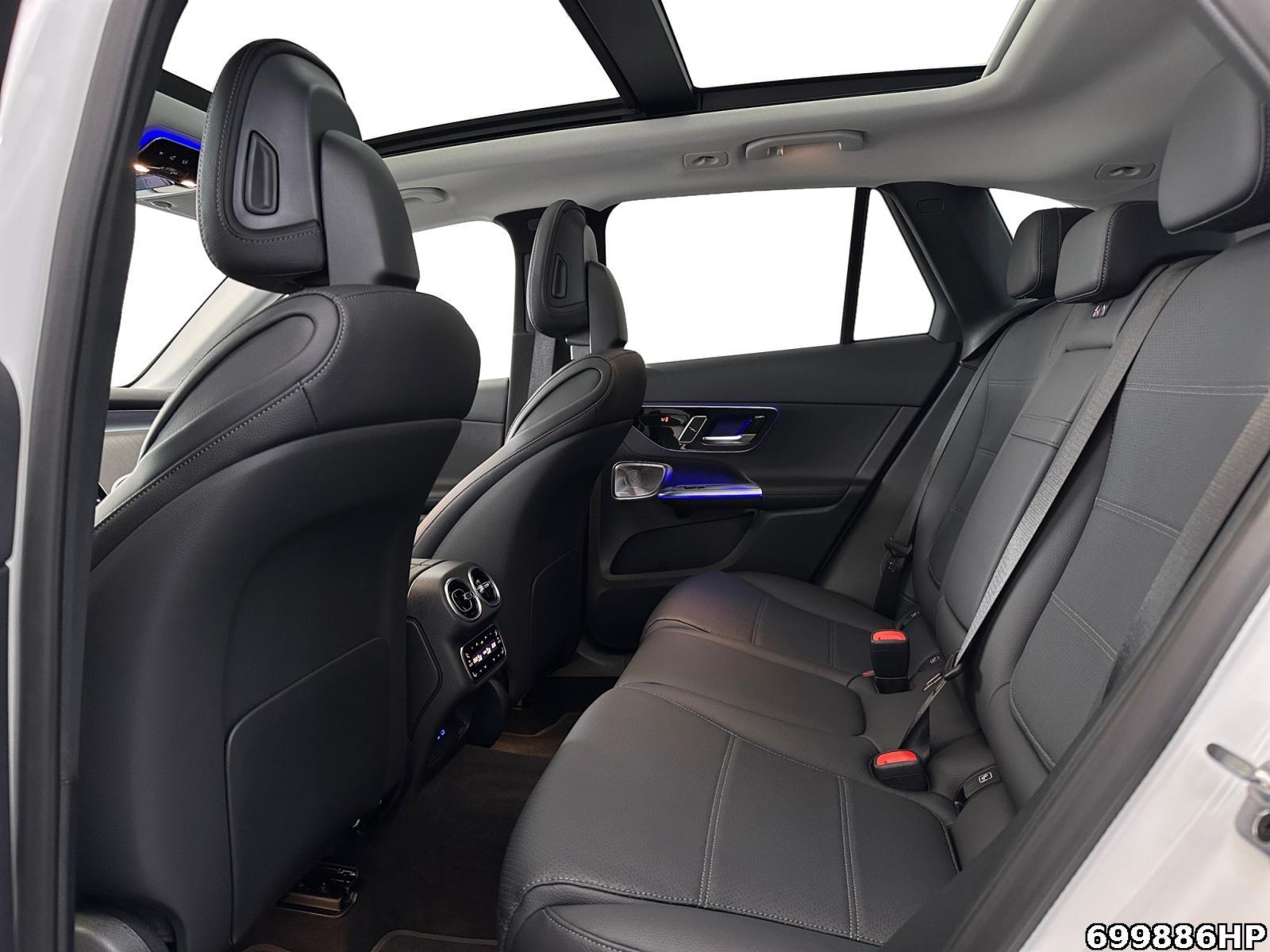 Fahrzeugabbildung Mercedes-Benz GLC 300 e 4M Avantgarde AHK Pano BURMESTER 360°