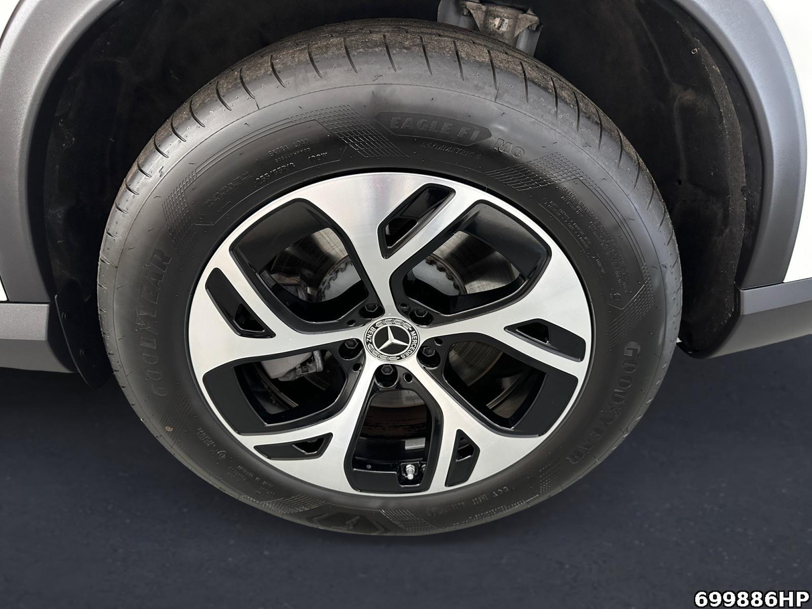 Fahrzeugabbildung Mercedes-Benz GLC 300 e 4M Avantgarde AHK Pano BURMESTER 360°