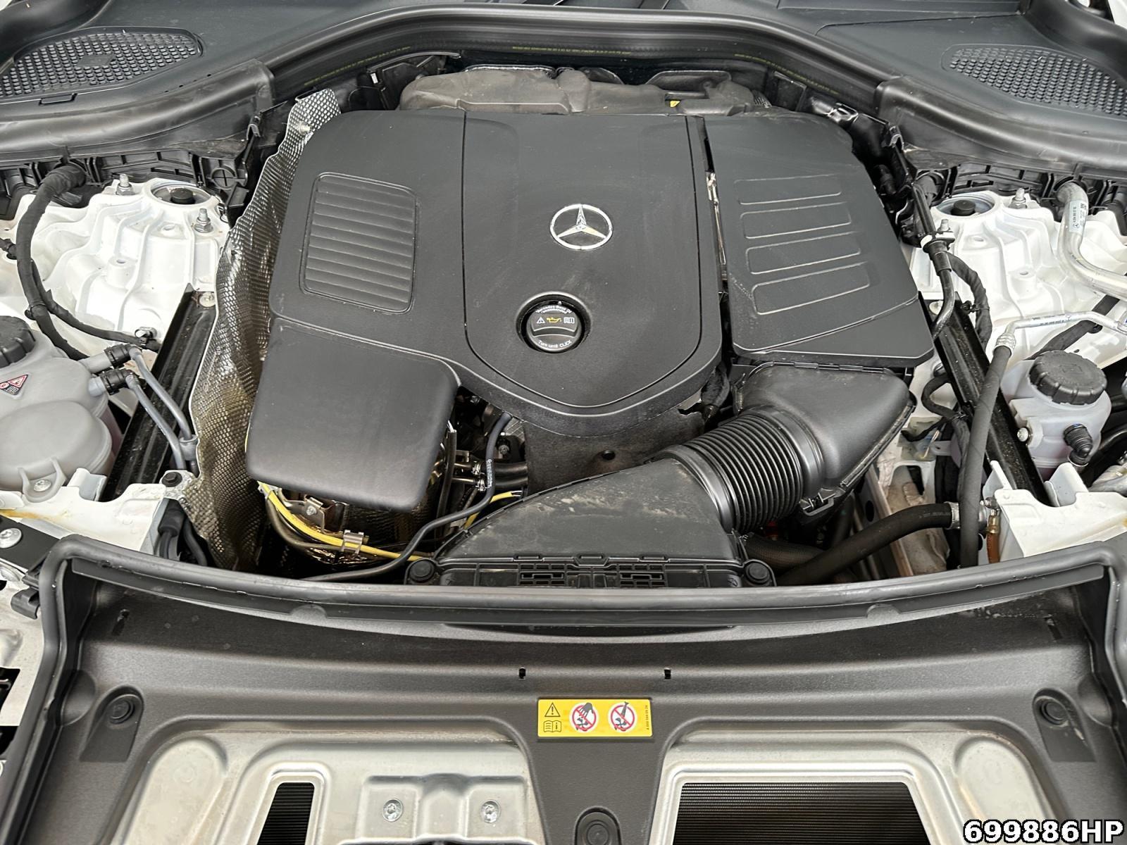 Fahrzeugabbildung Mercedes-Benz GLC 300 e 4M Avantgarde AHK Pano BURMESTER 360°