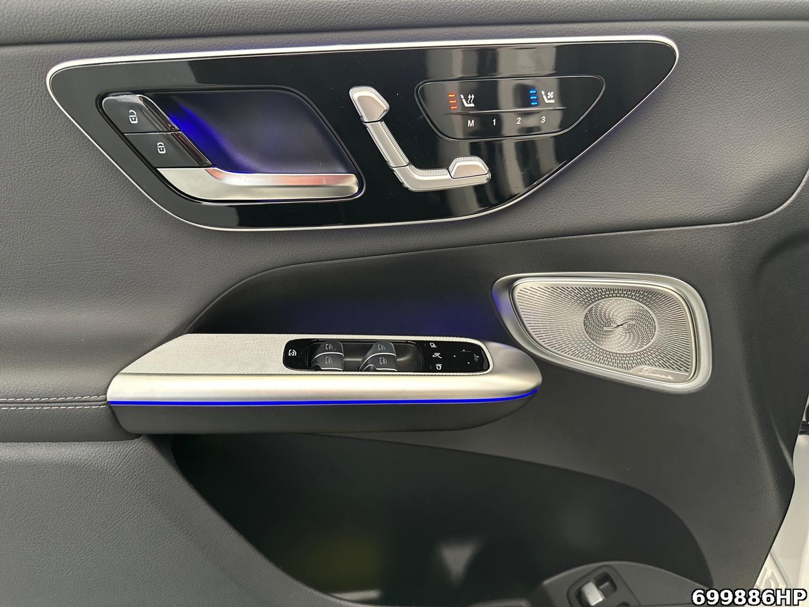 Fahrzeugabbildung Mercedes-Benz GLC 300 e 4M Avantgarde AHK Pano BURMESTER 360°