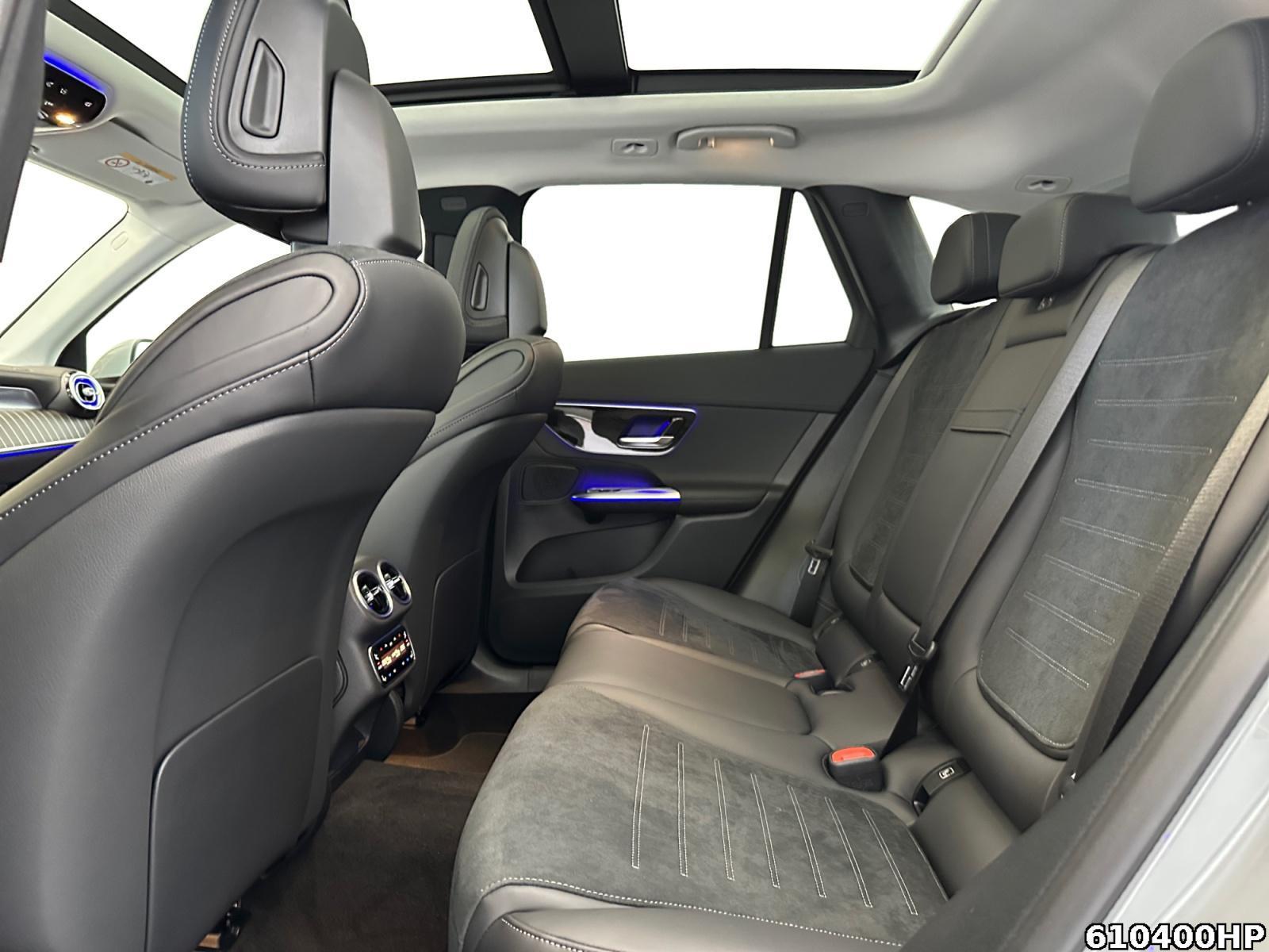 Fahrzeugabbildung Mercedes-Benz GLC 300 4M AMG Pano AHK Memory Kamera Totw. 20