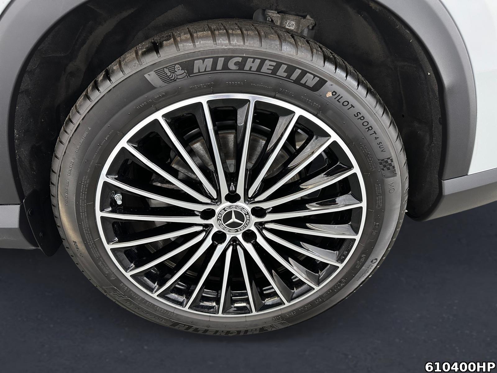 Fahrzeugabbildung Mercedes-Benz GLC 300 4M AMG Pano AHK Memory Kamera Totw. 20