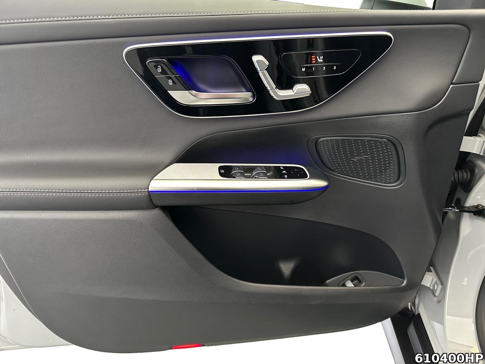 Fahrzeugabbildung Mercedes-Benz GLC 300 4M AMG Pano AHK Memory Kamera Totw. 20