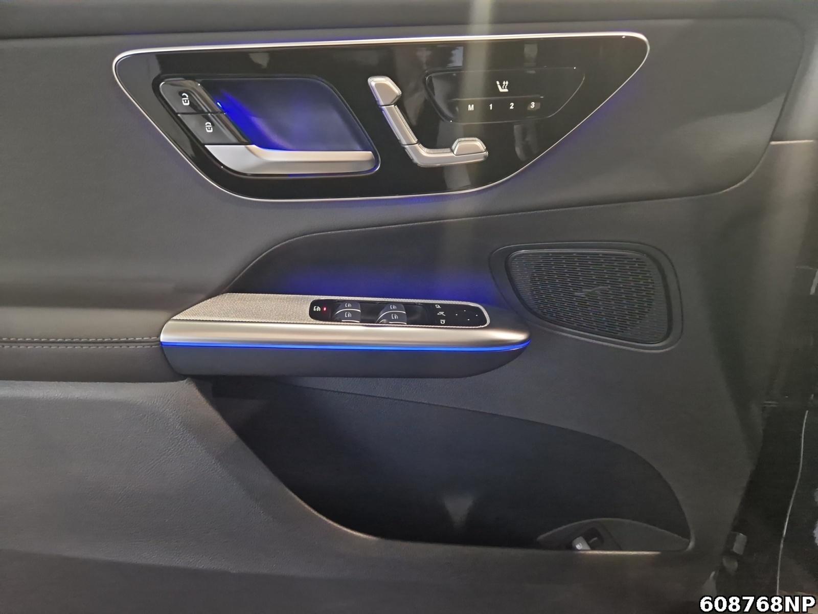 Fahrzeugabbildung Mercedes-Benz GLC 300 e 4M AMG Night Ambiente LED Memory AHK