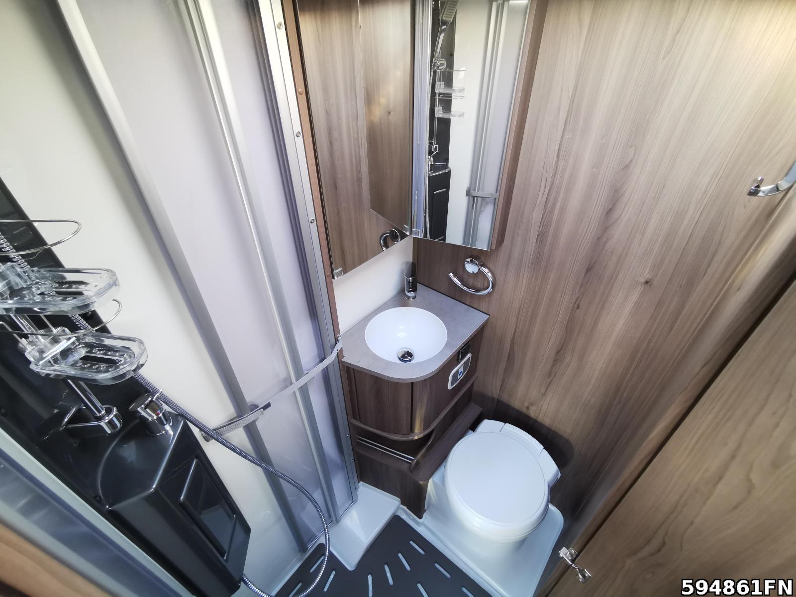 Fahrzeugabbildung Kabe TM Crown i780 LGB / i760 AHK Solar