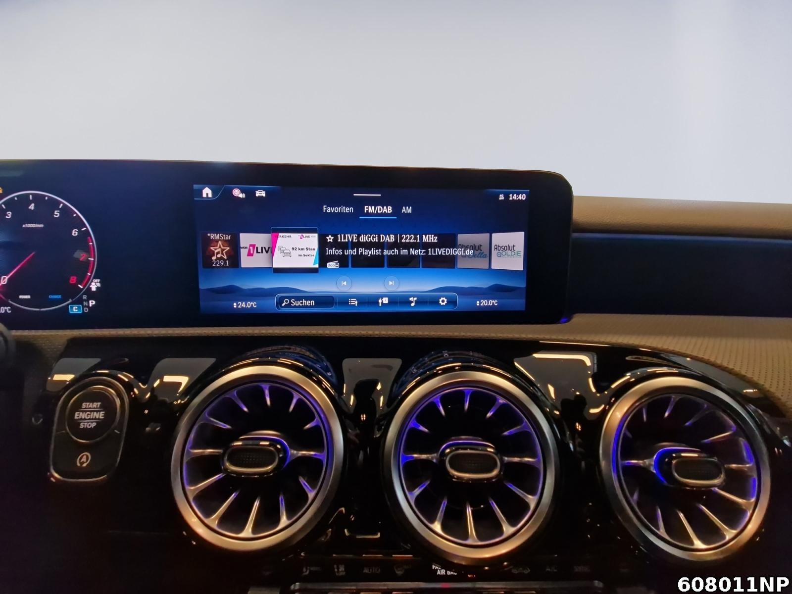 Fahrzeugabbildung Mercedes-Benz A 180 AMG Panorama Carplay Kamera Keyless 18