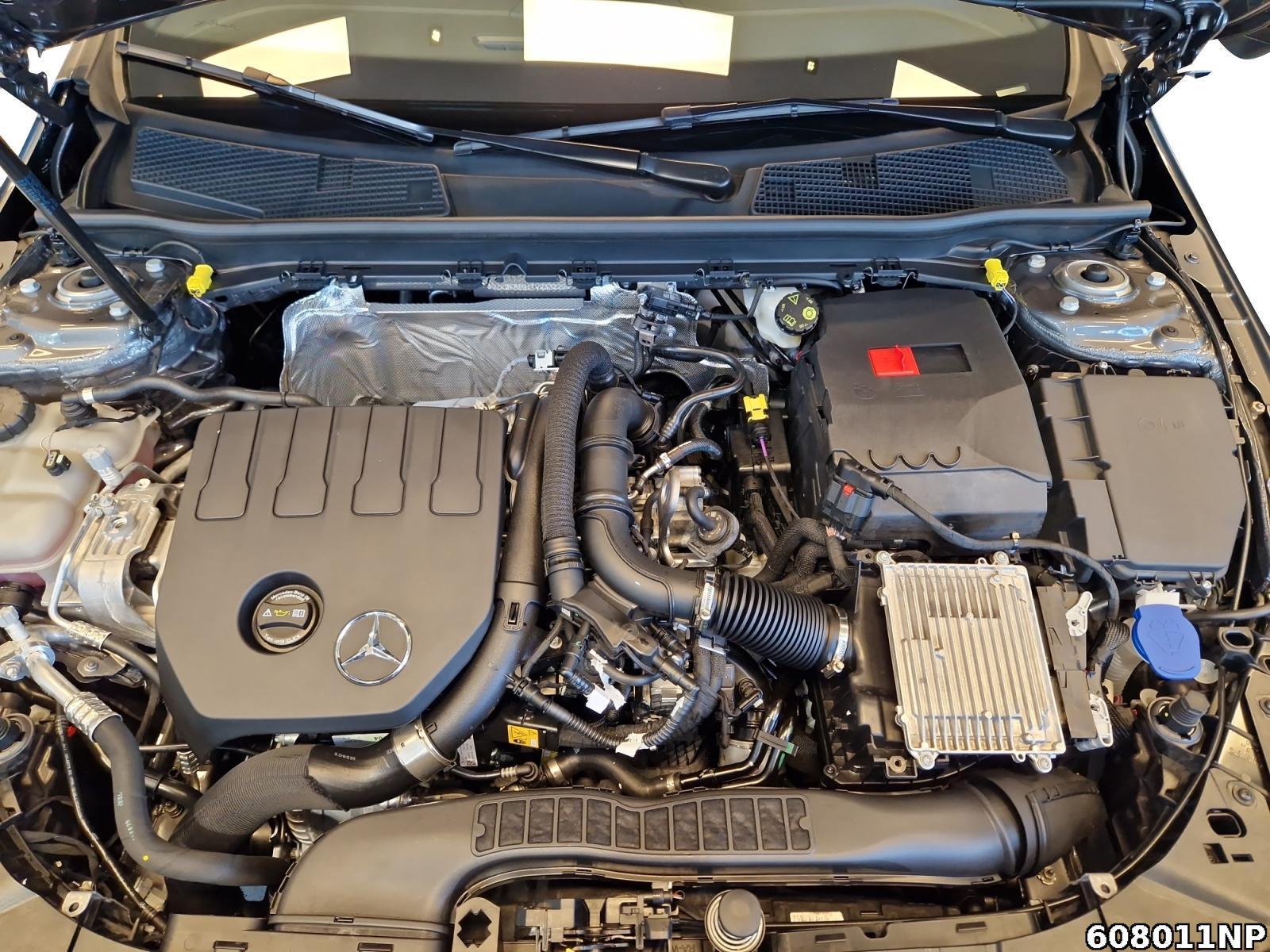 Fahrzeugabbildung Mercedes-Benz A 180 AMG Panorama Carplay Kamera Keyless 18