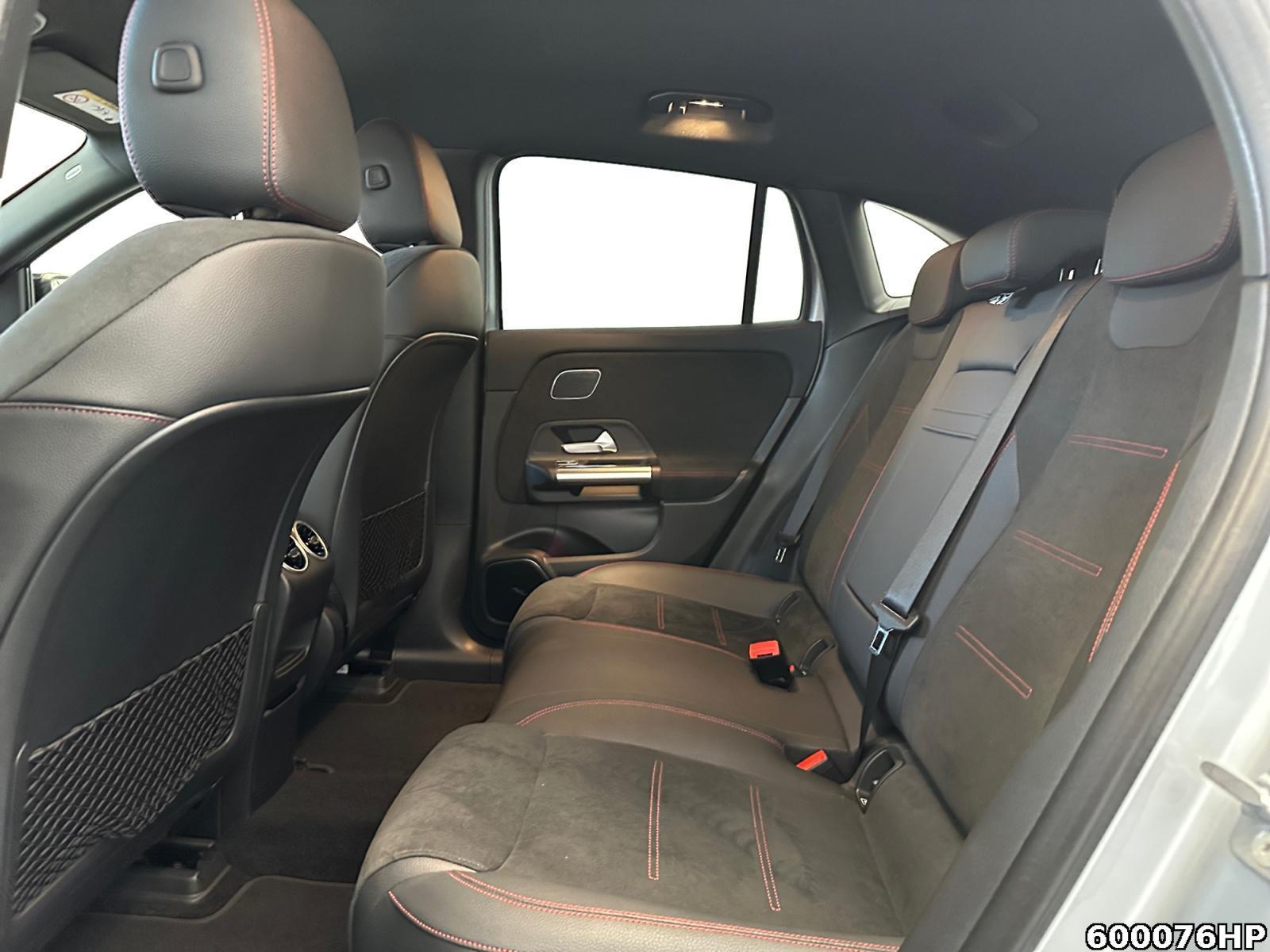 Fahrzeugabbildung Mercedes-Benz EQA 4M AMG AHK Night 360° DISTRONIC KEYLESS