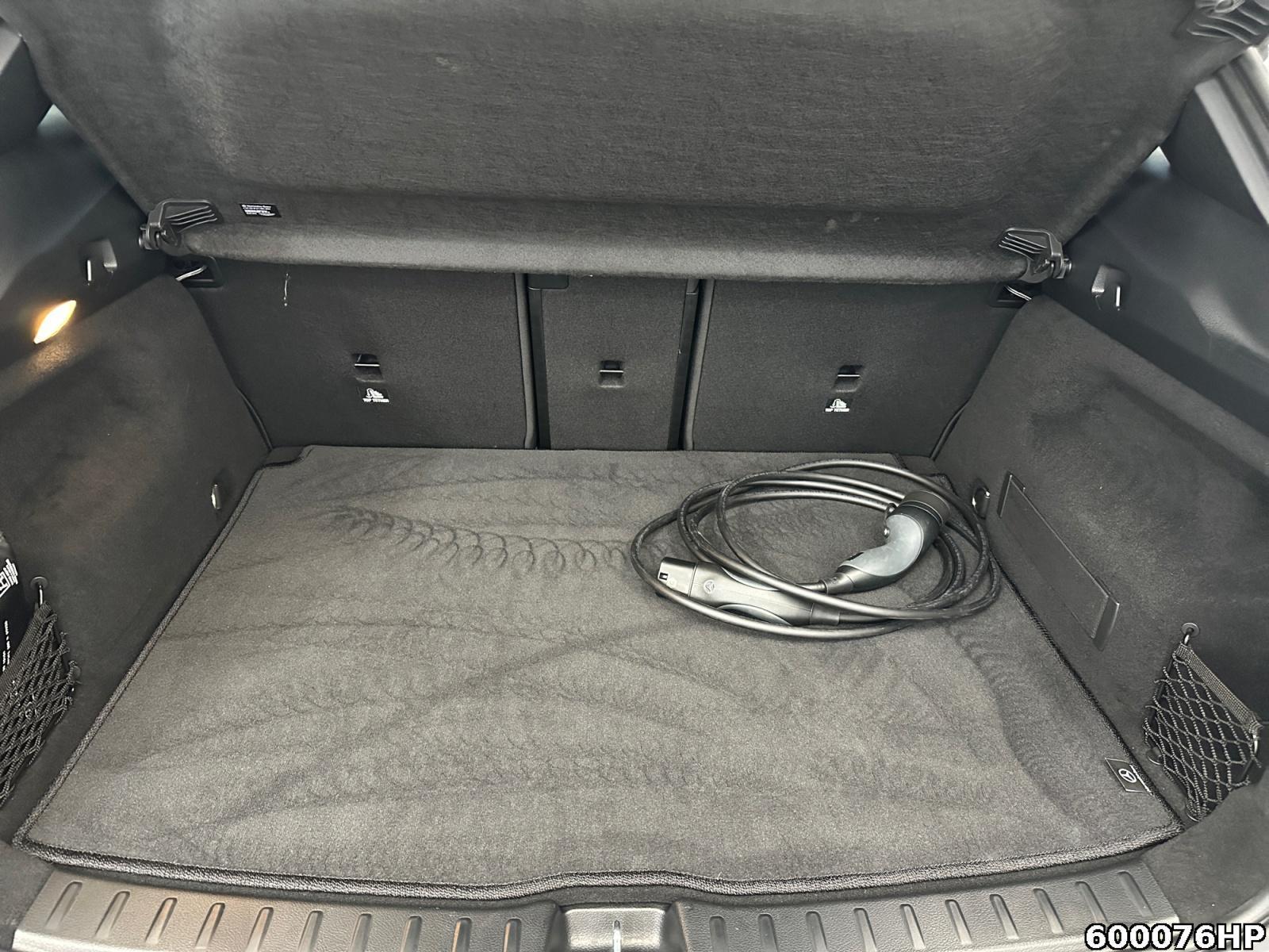 Fahrzeugabbildung Mercedes-Benz EQA 4M AMG AHK Night 360° DISTRONIC KEYLESS