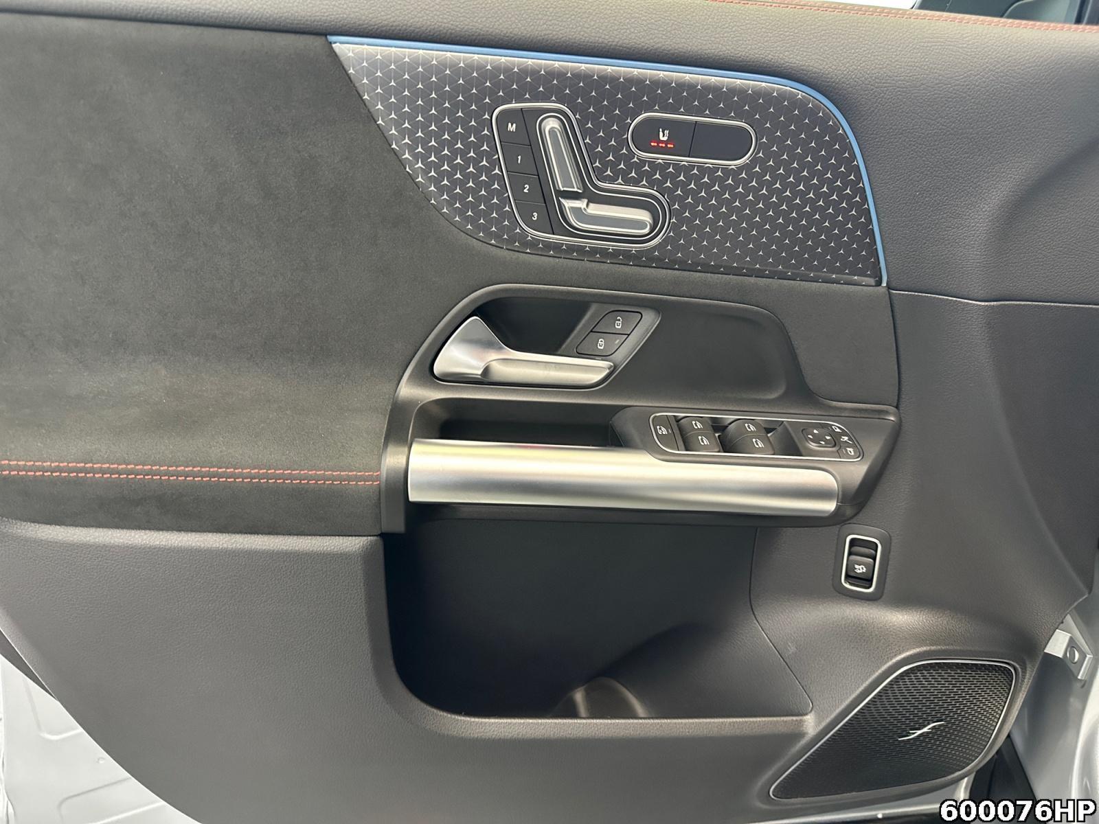 Fahrzeugabbildung Mercedes-Benz EQA 4M AMG AHK Night 360° DISTRONIC KEYLESS
