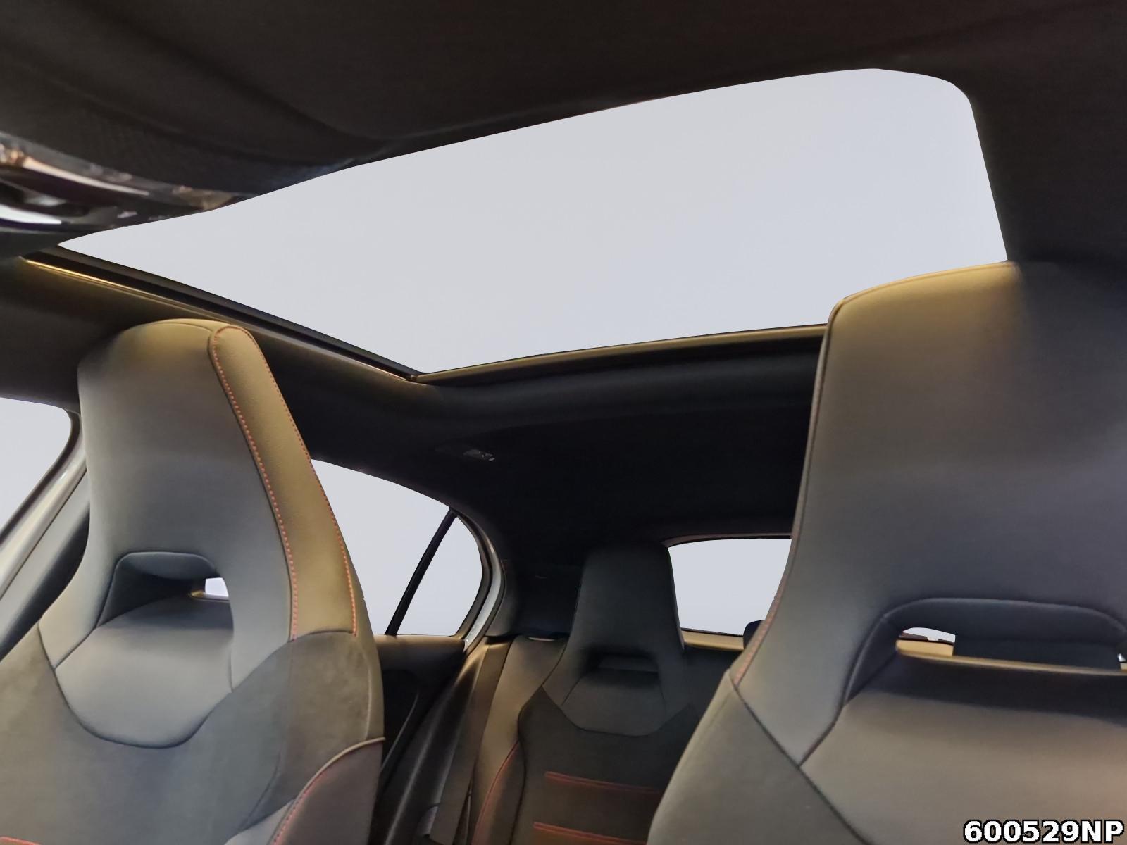 Fahrzeugabbildung Mercedes-Benz A 250 4M AMG Pano Night KEYLESS Kamera CarPlay
