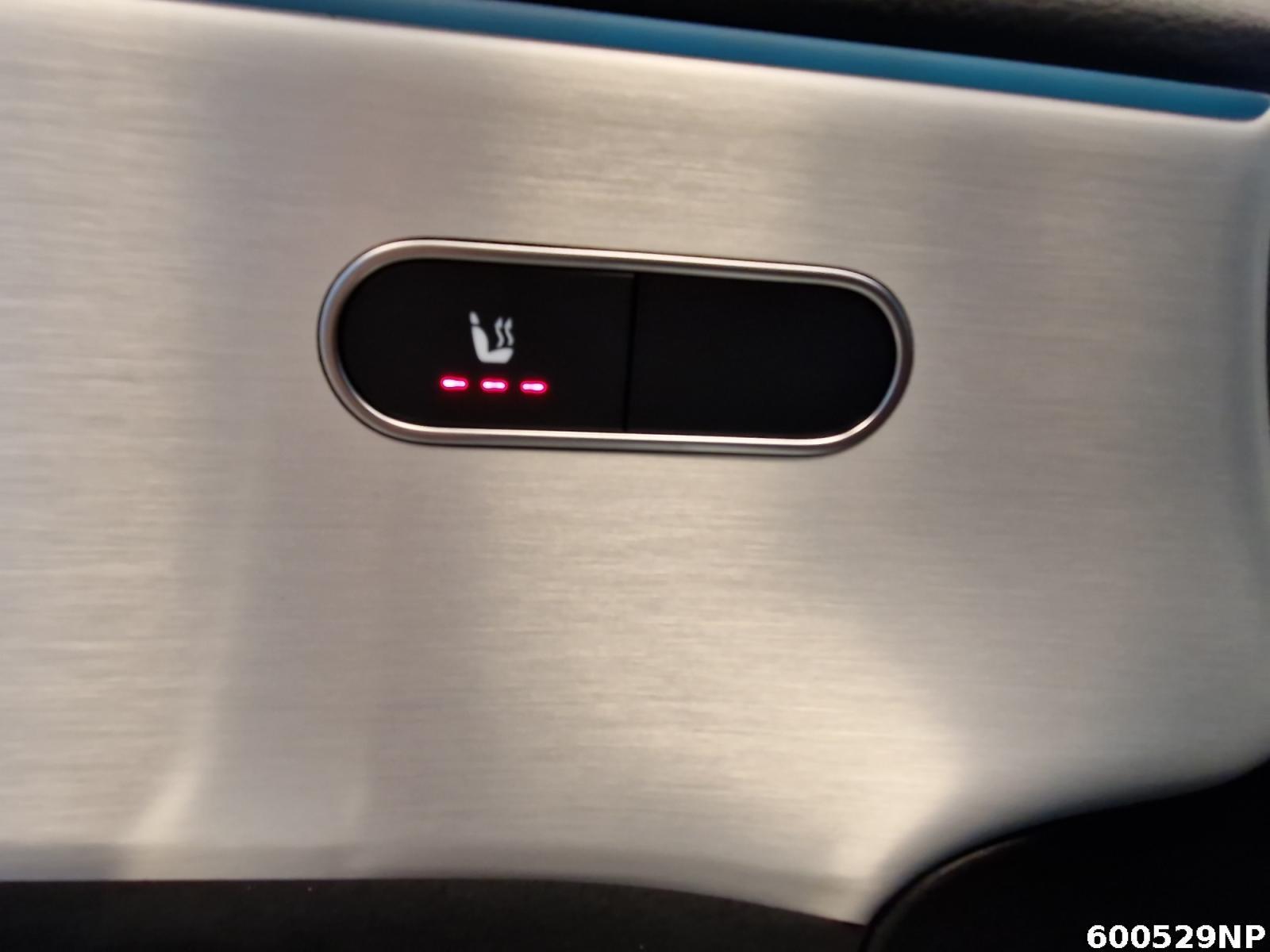 Fahrzeugabbildung Mercedes-Benz A 250 4M AMG Pano Night KEYLESS Kamera CarPlay