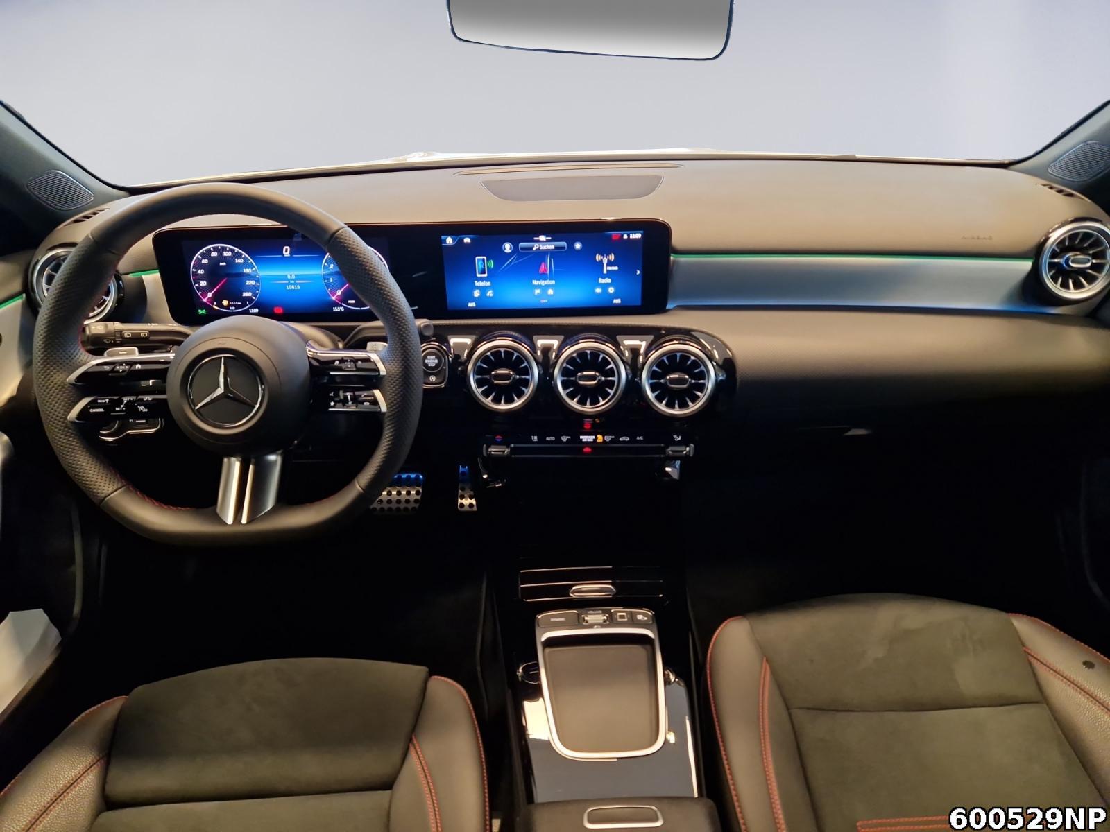 Fahrzeugabbildung Mercedes-Benz A 250 4M AMG Pano Night KEYLESS Kamera CarPlay