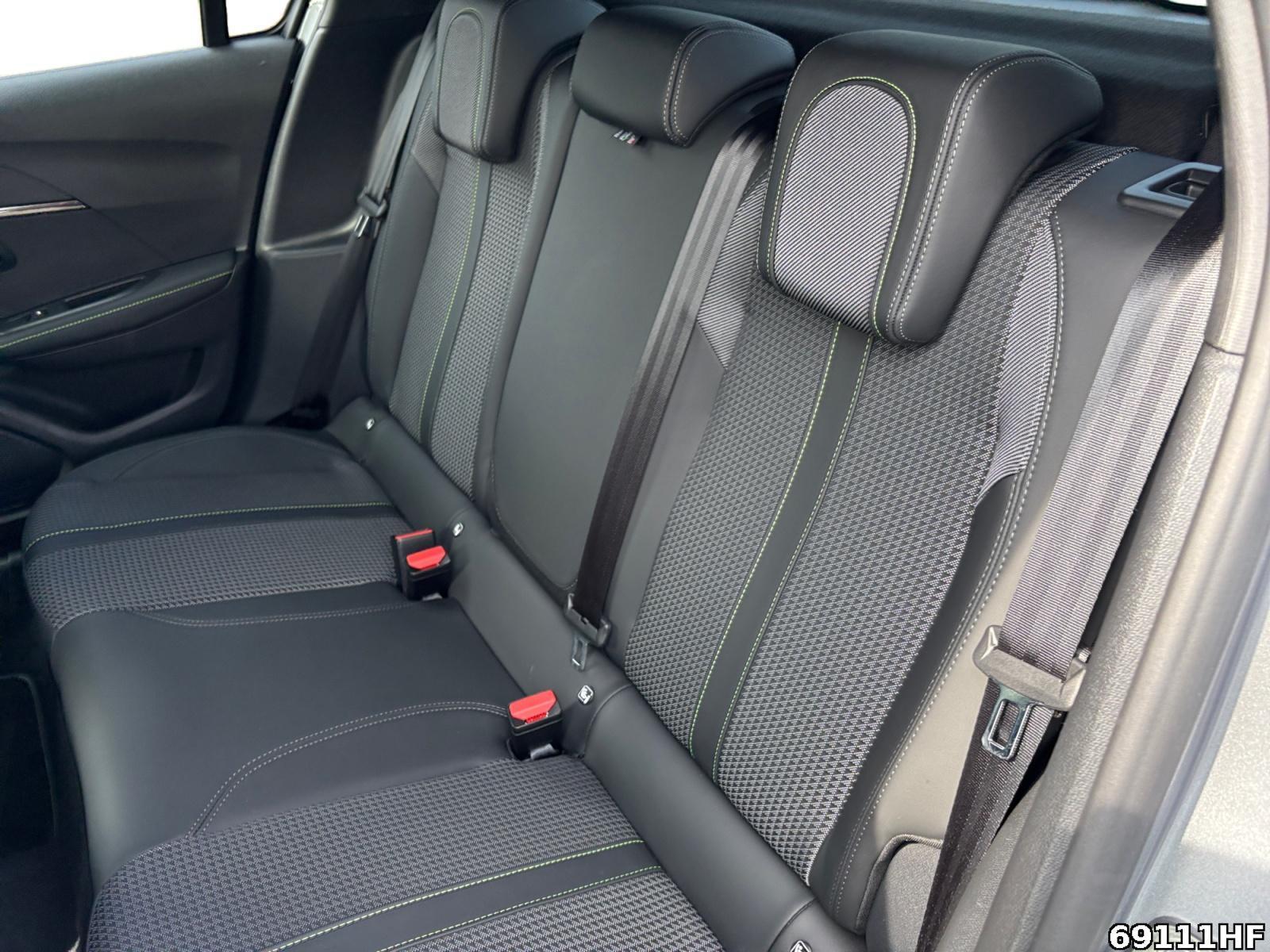 Fahrzeugabbildung Peugeot 208 e208