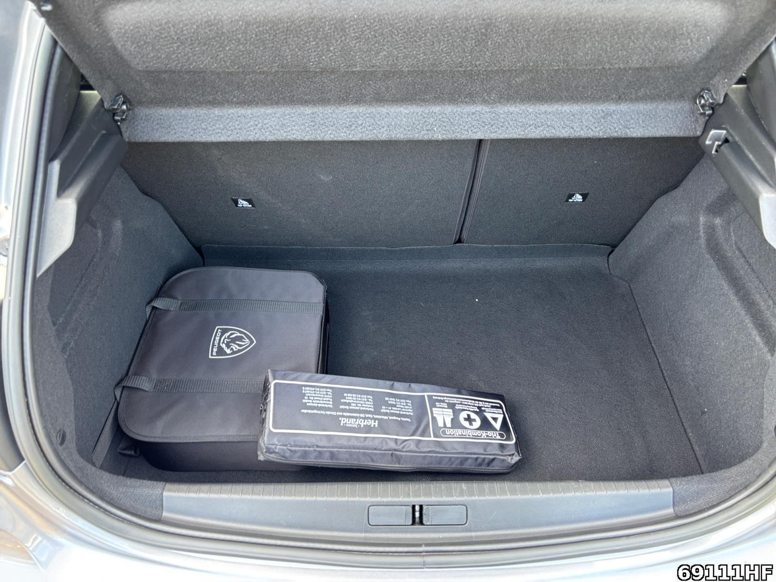 Fahrzeugabbildung Peugeot 208 e208