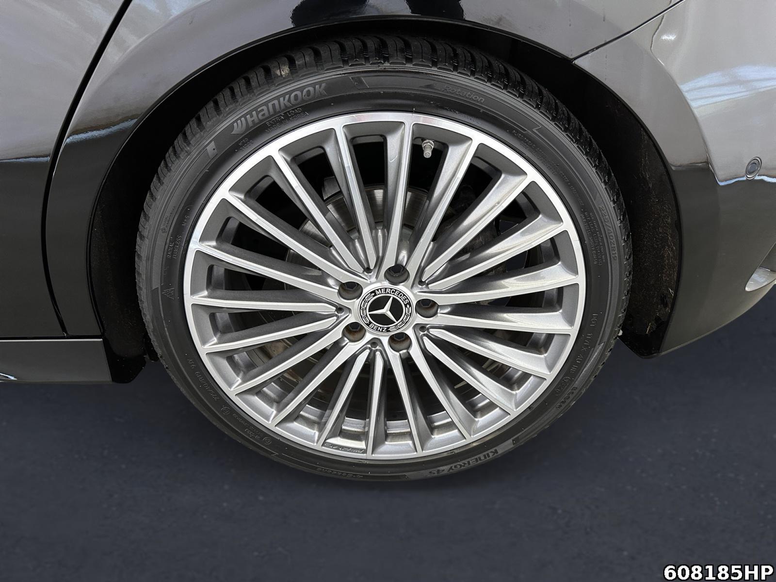 Fahrzeugabbildung Mercedes-Benz A 220 4M AMG Line Pano AHK 360° Sound Ambiente