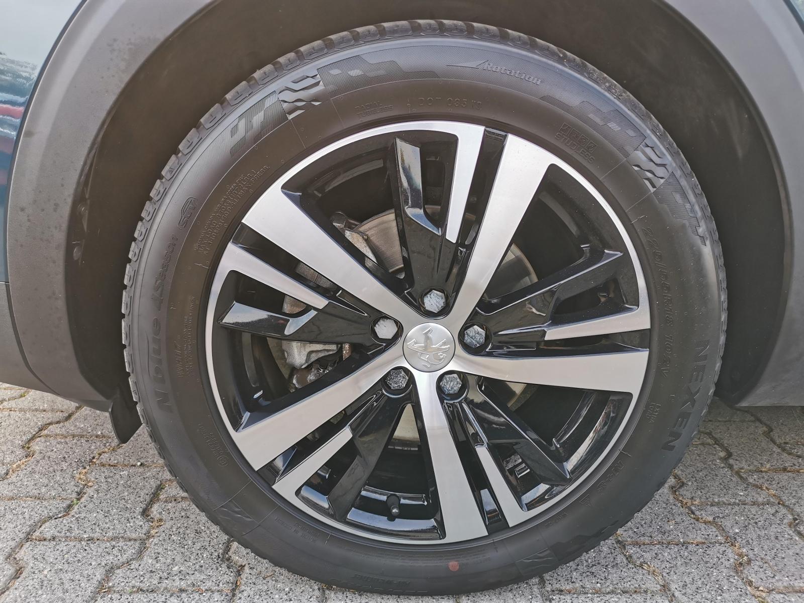 Fahrzeugabbildung Peugeot 3008 1.2 PureTech 130 GT