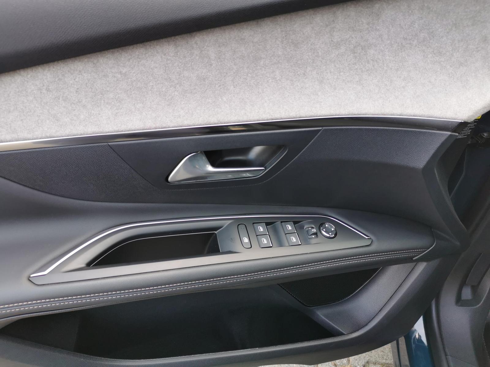 Fahrzeugabbildung Peugeot 3008 1.2 PureTech 130 GT