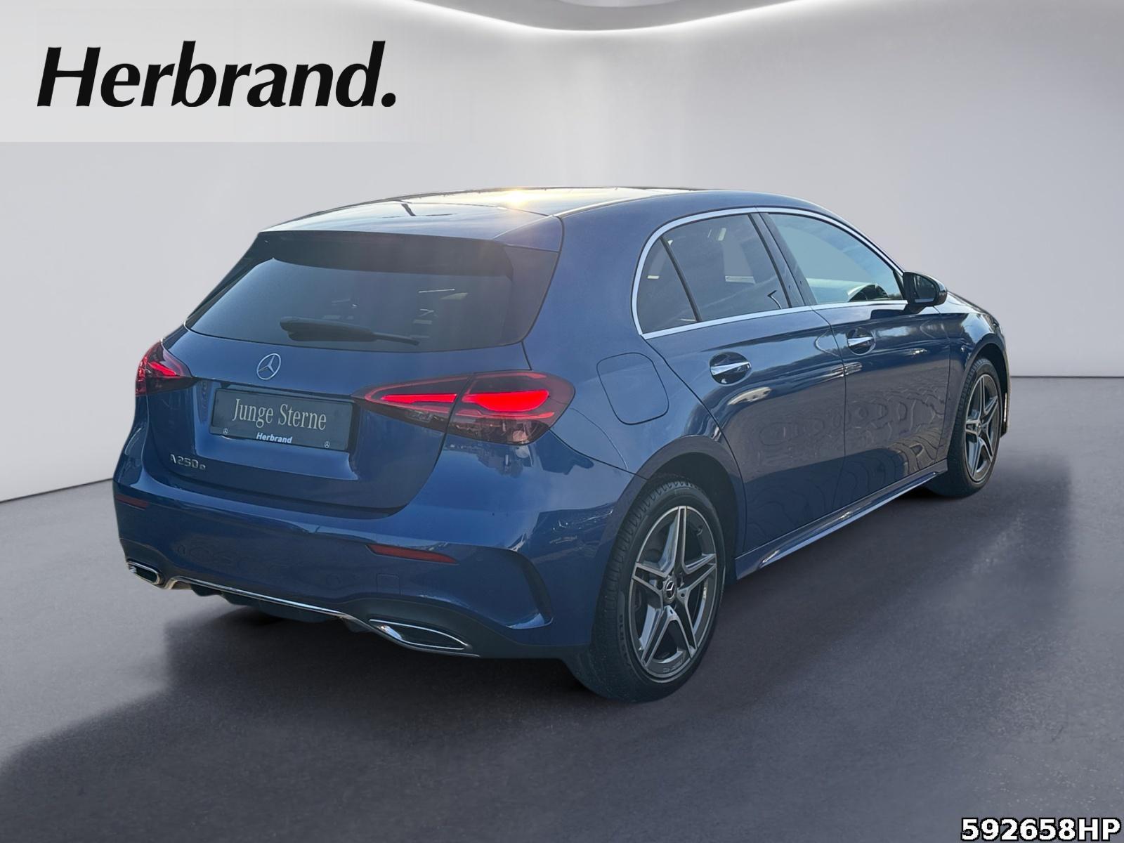 Fahrzeugabbildung Mercedes-Benz A 250 AMG Pano Keyless 11kw AC-Laden LHZ Totw