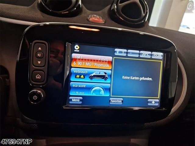 Fahrzeugabbildung Smart ForFour EQ 22KW Navi Winterpaket Smartphone Alu