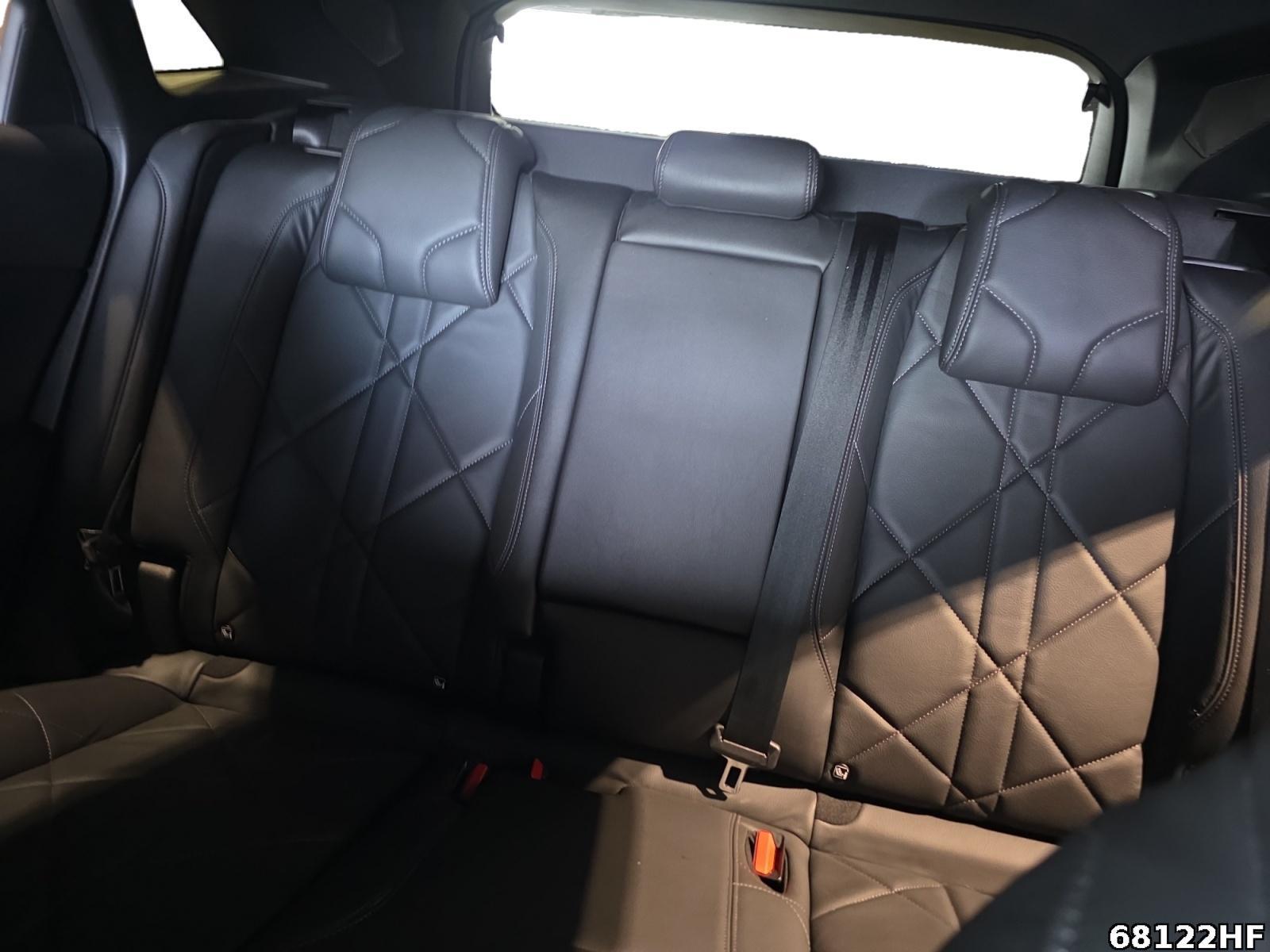 Fahrzeugabbildung DS Automobiles DS7 Crossback Rivoli +FOCAL+LED+
