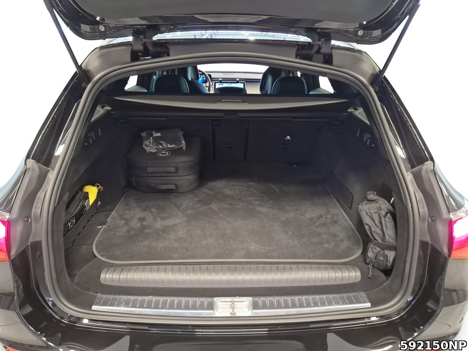 Fahrzeugabbildung Mercedes-Benz E 300 e T AMG Night AHK BURMESTER DISTRONIC LED