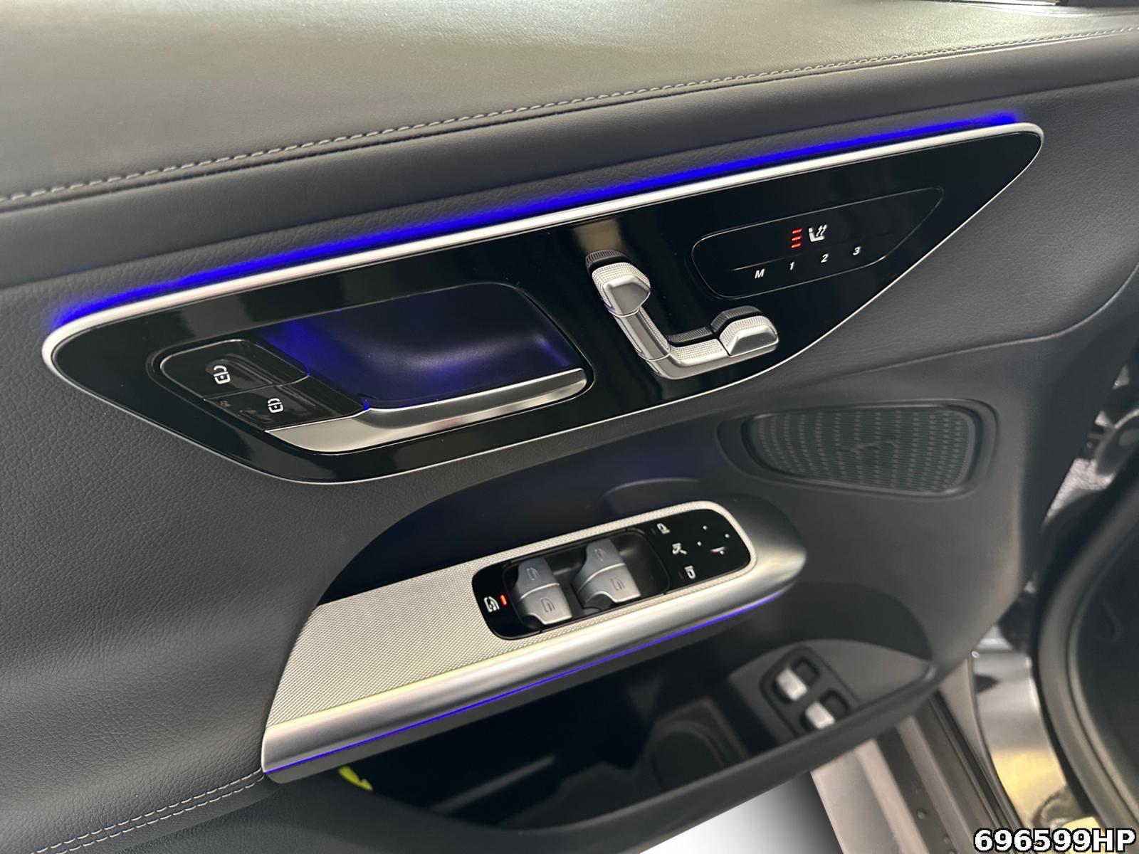 Fahrzeugabbildung Mercedes-Benz GLC 300 e 4M AMG AHK 360°Memory Lenkradhzg LED