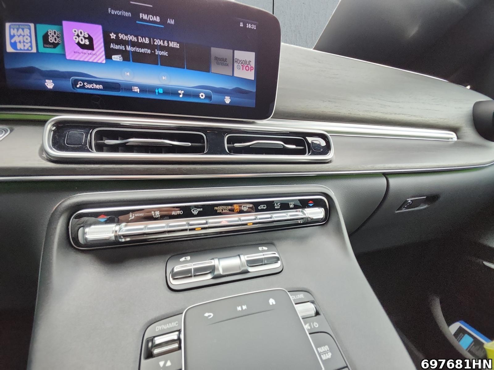 Fahrzeugabbildung Mercedes-Benz V 300 d AVANTGARDE Lang*Distronic*360Kamera*