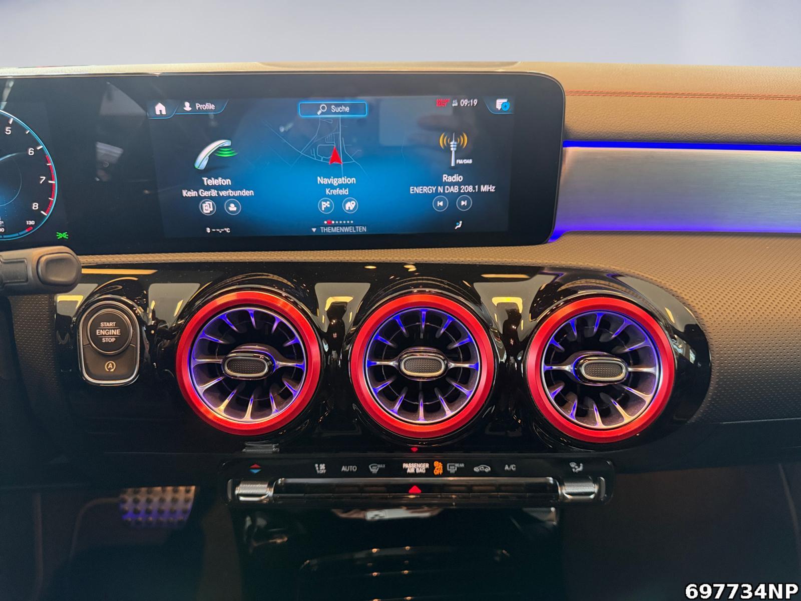 Fahrzeugabbildung Mercedes-Benz CLA 200 Shooting Brake AMG Line Night MULTIBEAM Carplay 19