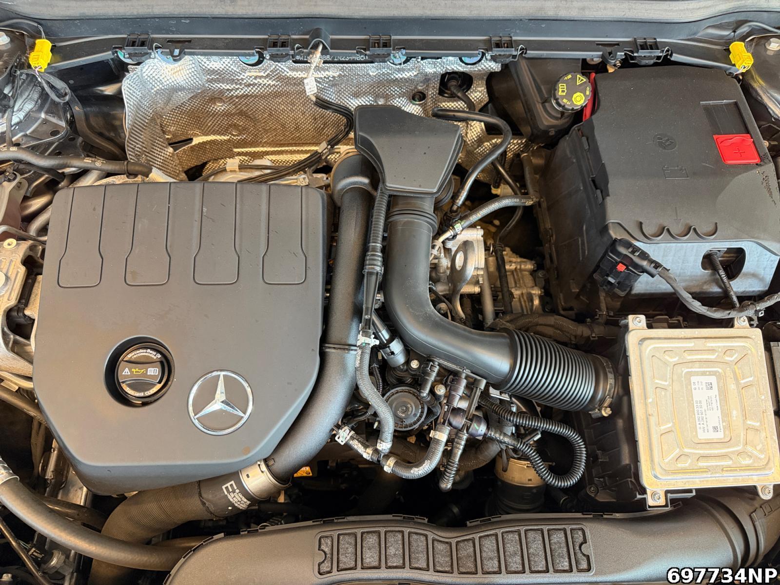 Fahrzeugabbildung Mercedes-Benz CLA 200 Shooting Brake AMG Line Night MULTIBEAM Carplay 19