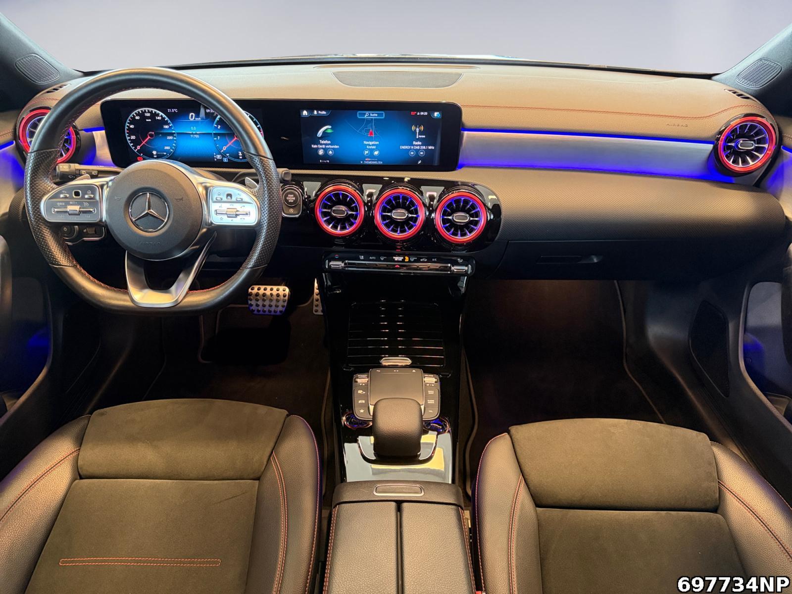 Fahrzeugabbildung Mercedes-Benz CLA 200 Shooting Brake AMG Line Night MULTIBEAM Carplay 19