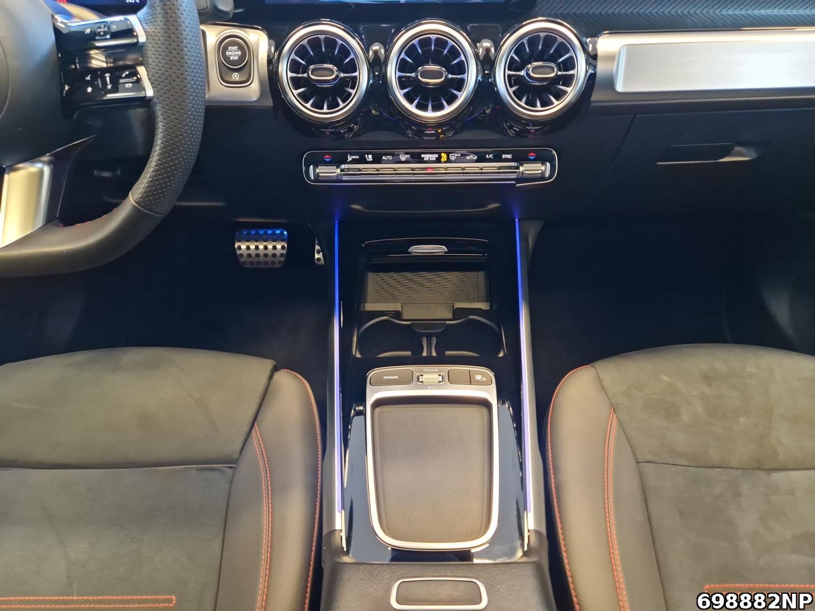 Fahrzeugabbildung Mercedes-Benz GLB 250 4M AMG Pano AHK Adv. Sound Lenkradhzg