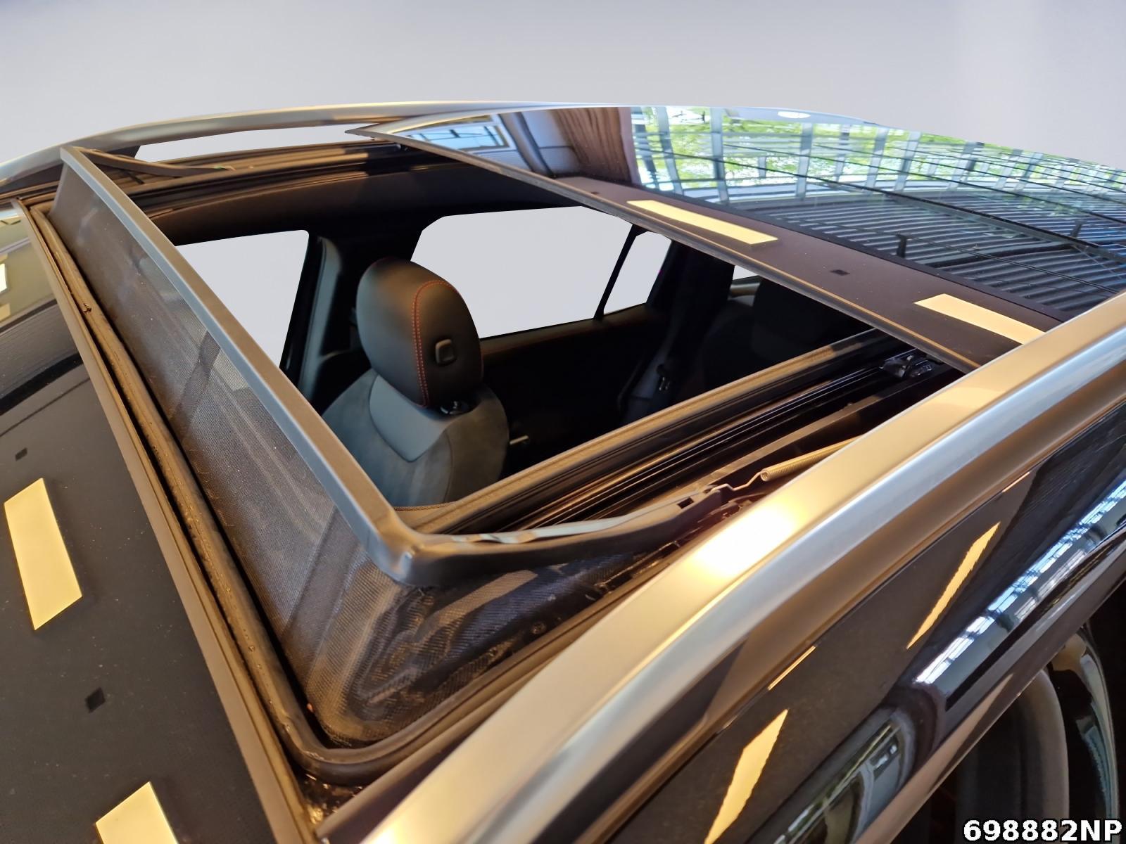 Fahrzeugabbildung Mercedes-Benz GLB 250 4M AMG Pano AHK Adv. Sound Lenkradhzg
