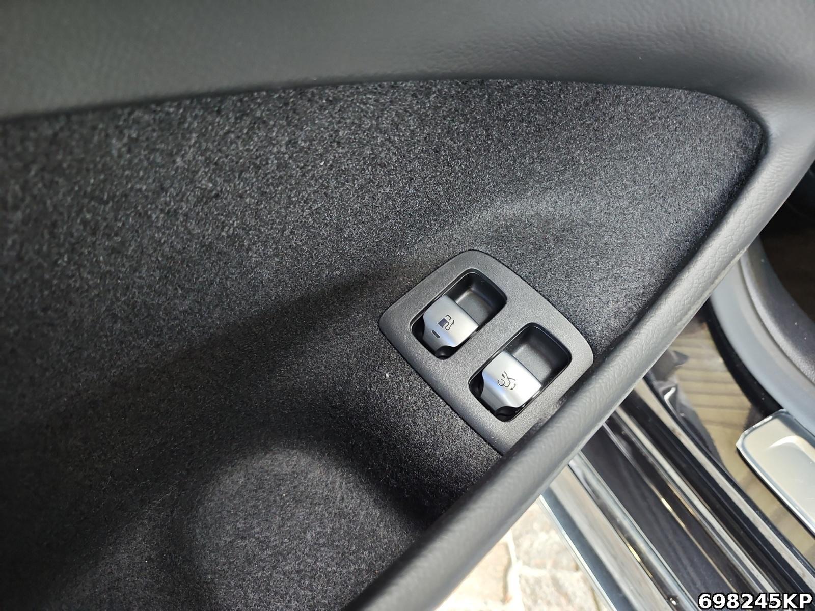 Fahrzeugabbildung Mercedes-Benz E 300 e T AMG Pano Burmester Digital-Light AHK