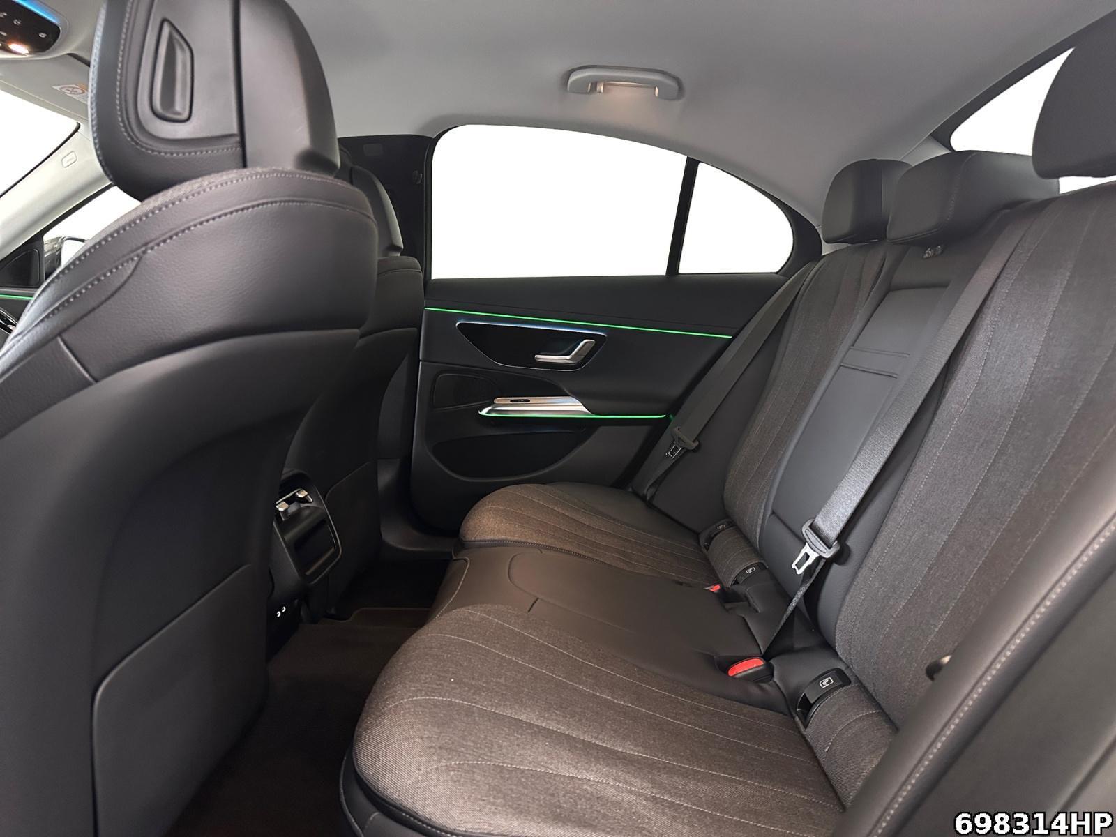 Fahrzeugabbildung Mercedes-Benz E 220 d Avantgarde AHK Kamera DISTRONIC CarPlay