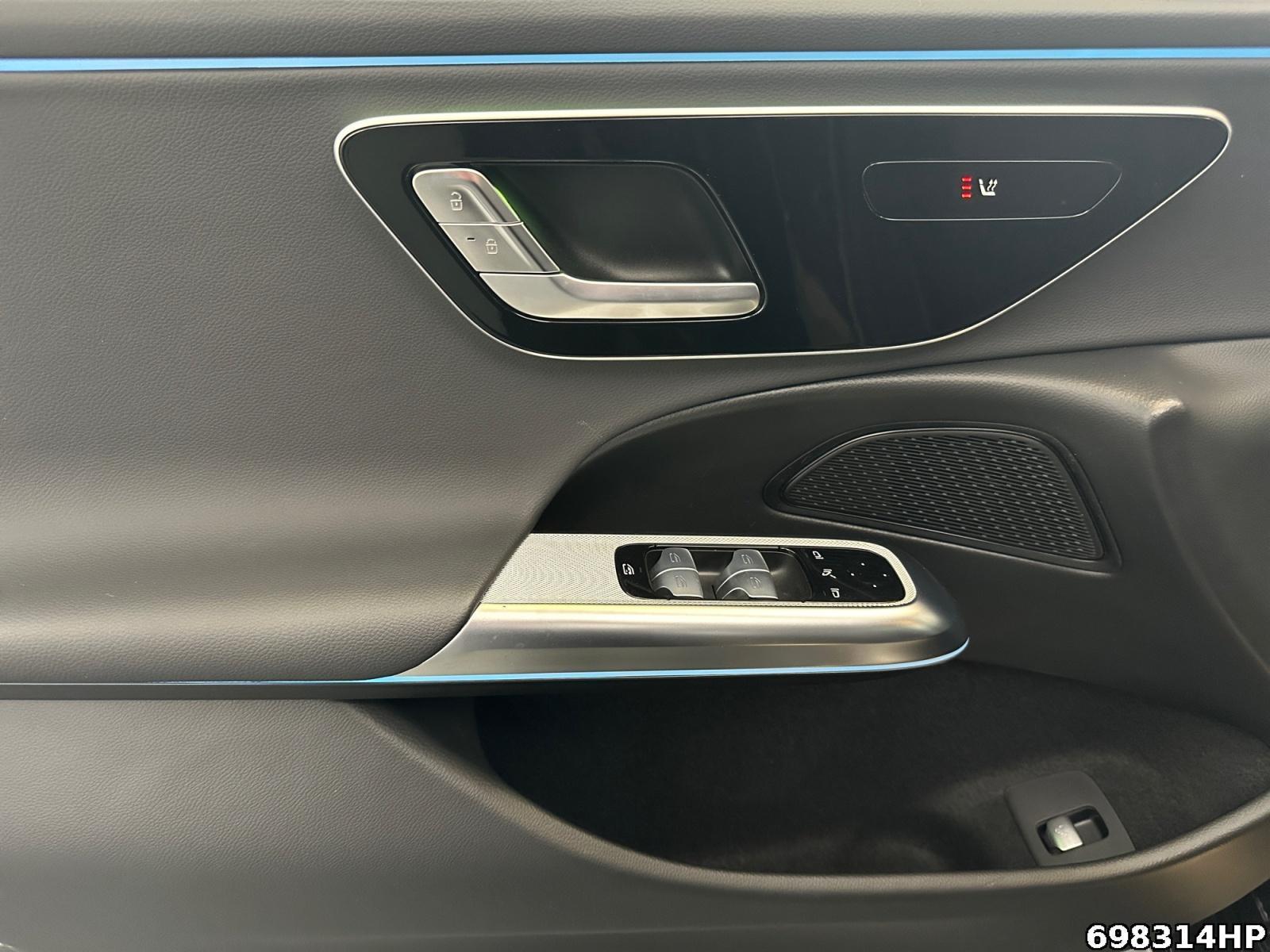 Fahrzeugabbildung Mercedes-Benz E 220 d Avantgarde AHK Kamera DISTRONIC CarPlay