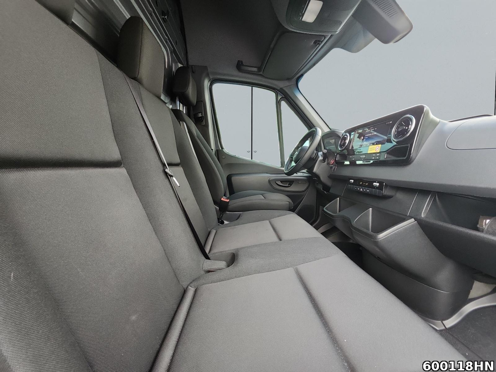 Fahrzeugabbildung Mercedes-Benz Sprinter 319 CDI Kasten PRO*L2H2*ALLRAD*LED*AHK