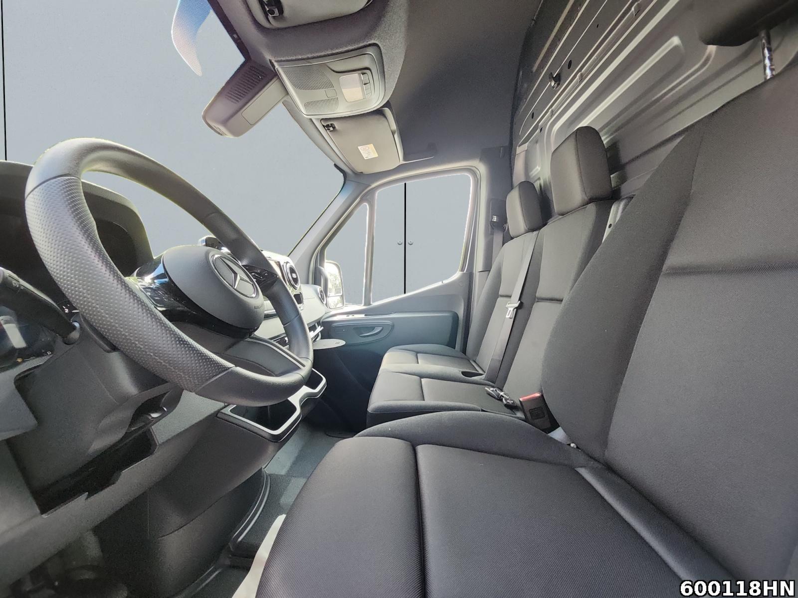 Fahrzeugabbildung Mercedes-Benz Sprinter 319 CDI Kasten PRO*L2H2*ALLRAD*LED*AHK