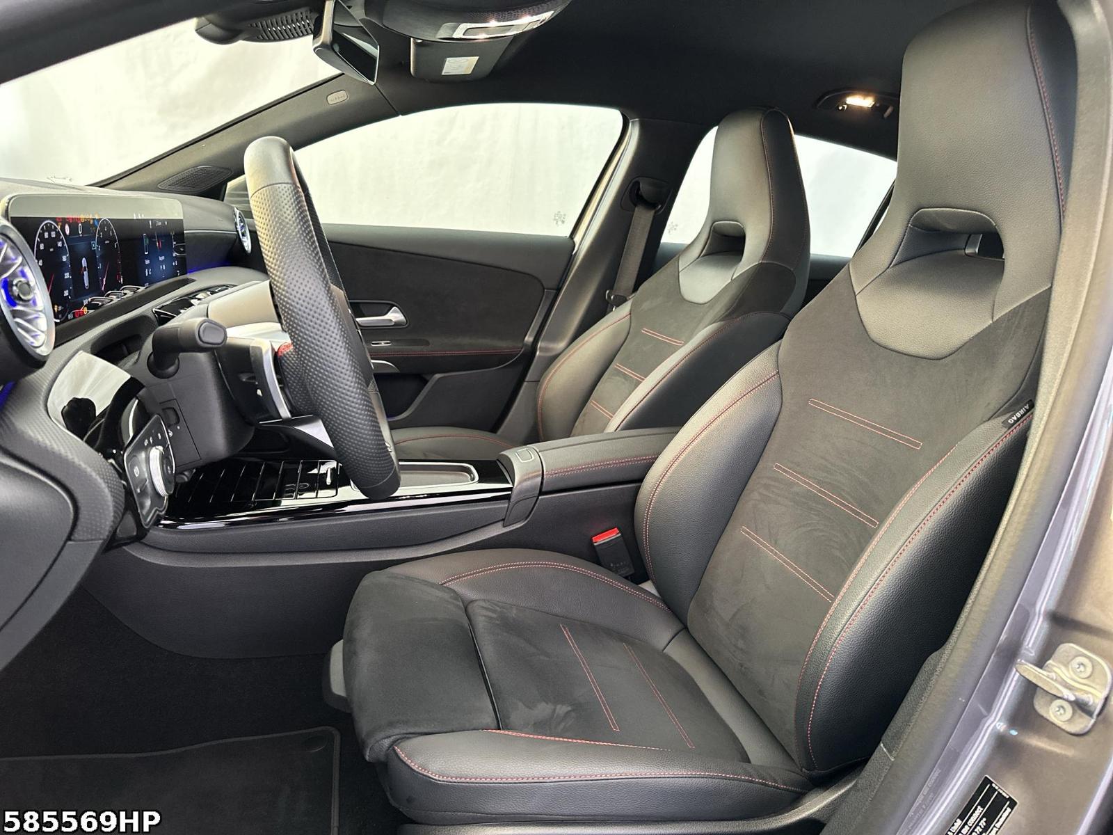 Fahrzeugabbildung Mercedes-Benz A 180 AMG KeylessGo Sportsitze LED Kamera 18