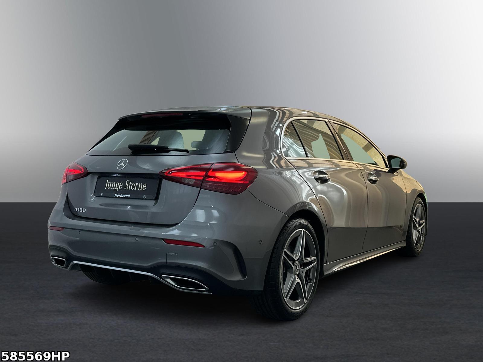 Fahrzeugabbildung Mercedes-Benz A 180 AMG KeylessGo Sportsitze LED Kamera 18