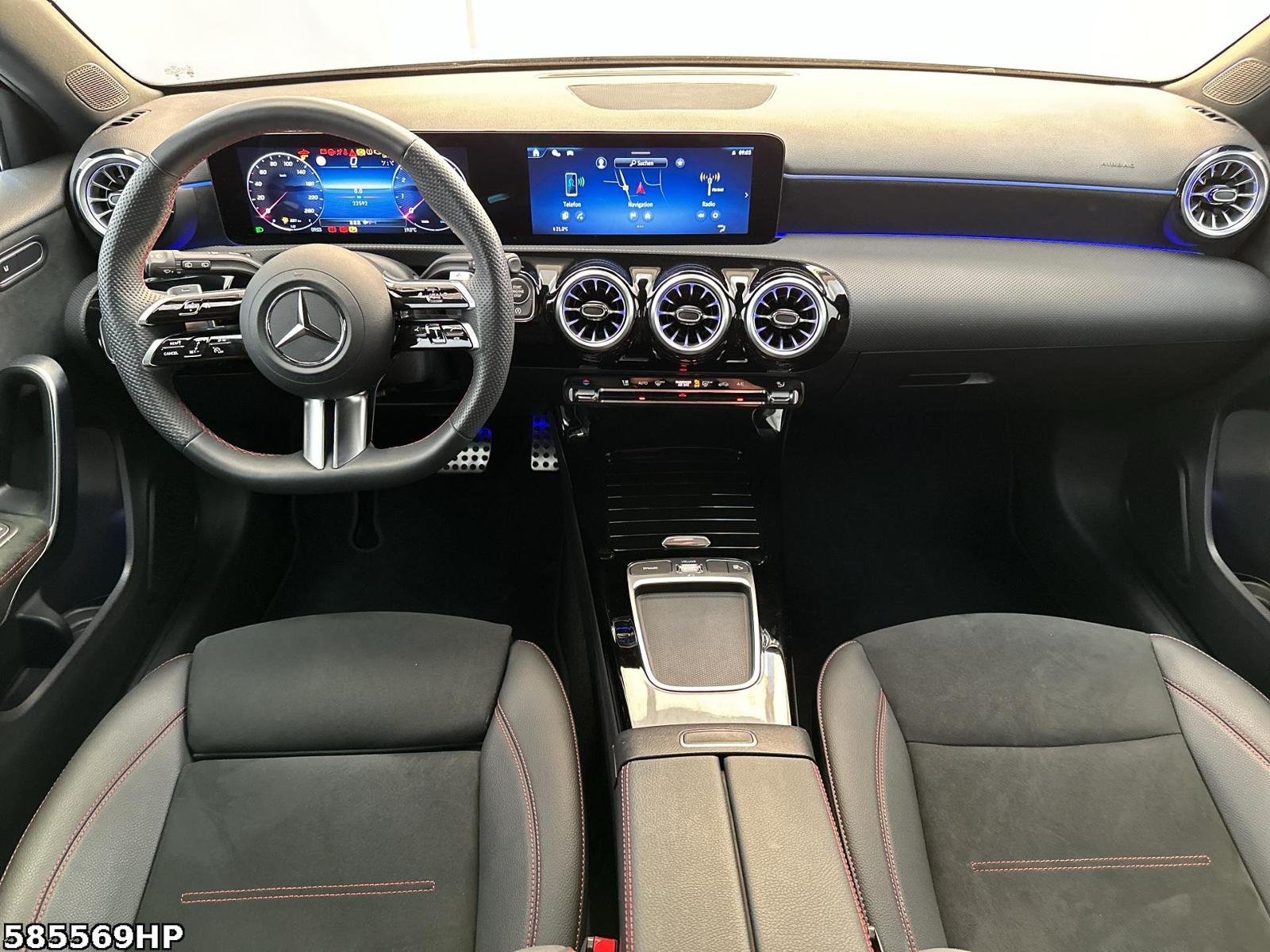 Fahrzeugabbildung Mercedes-Benz A 180 AMG KeylessGo Sportsitze LED Kamera 18