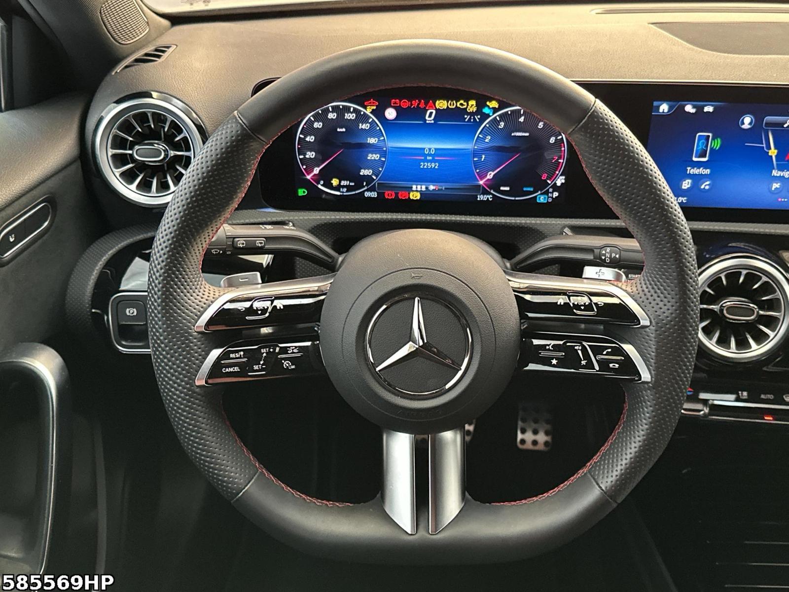 Fahrzeugabbildung Mercedes-Benz A 180 AMG KeylessGo Sportsitze LED Kamera 18
