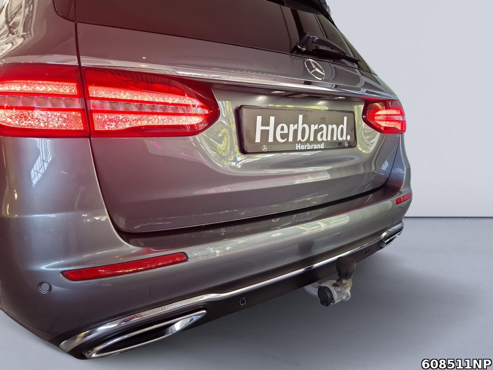 Fahrzeugabbildung Mercedes-Benz E 400 Avantgarde Ambiente Multibeam Apple DAB+