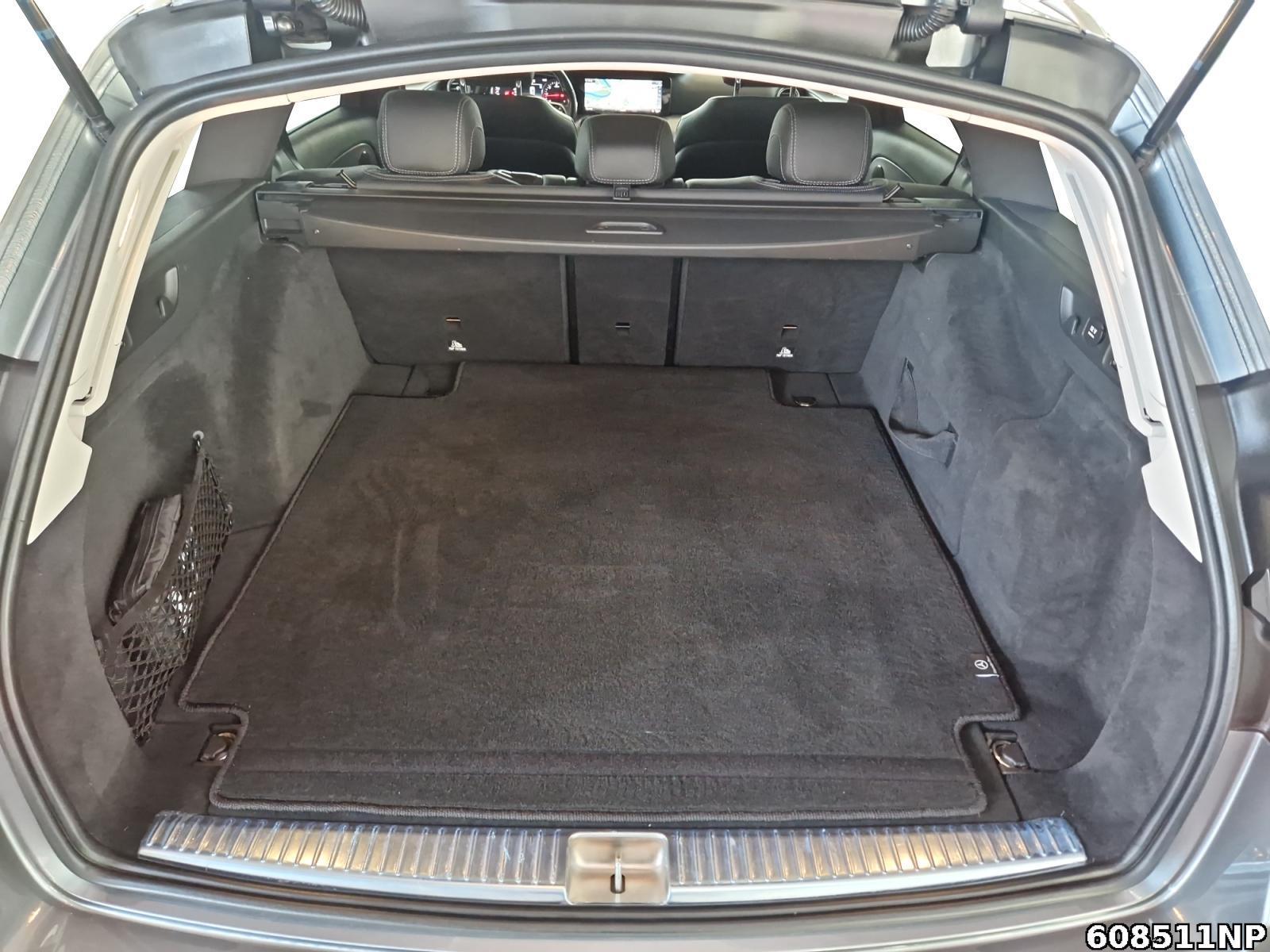 Fahrzeugabbildung Mercedes-Benz E 400 Avantgarde Ambiente Multibeam Apple DAB+