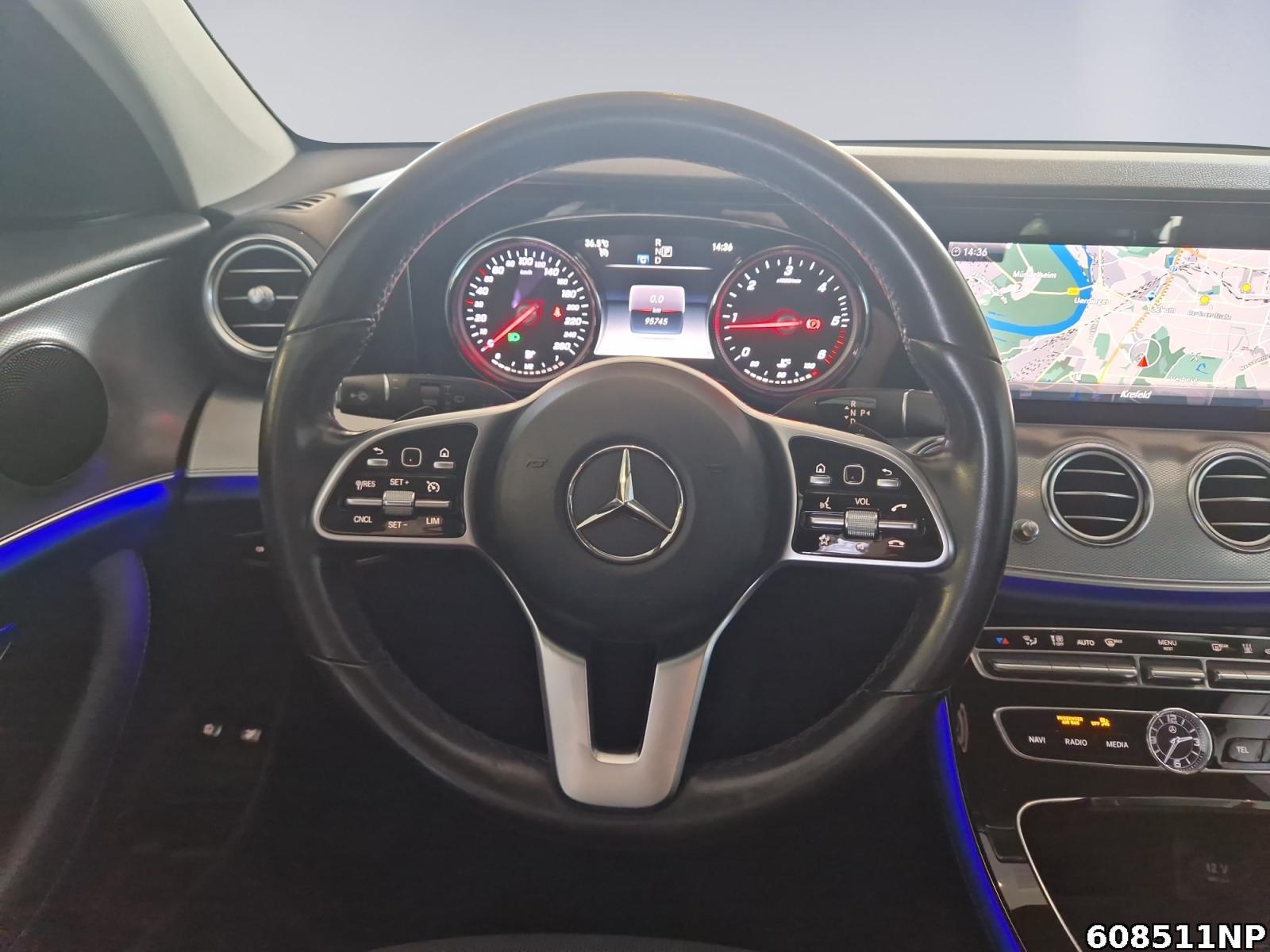 Fahrzeugabbildung Mercedes-Benz E 400 Avantgarde Ambiente Multibeam Apple DAB+